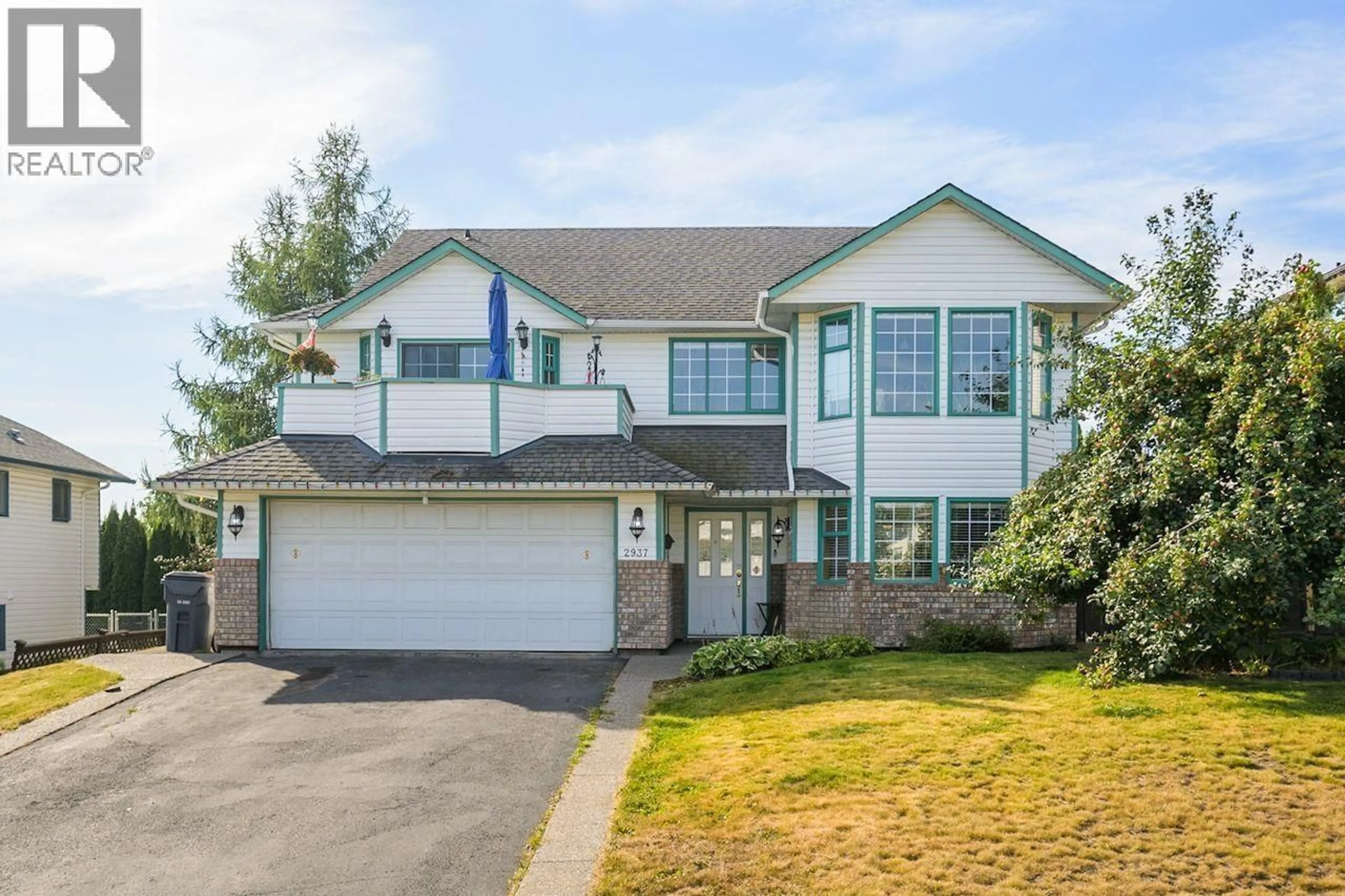 Home with vinyl exterior material, street for 2937 BAKER COURT, Prince George British Columbia V2N5J2