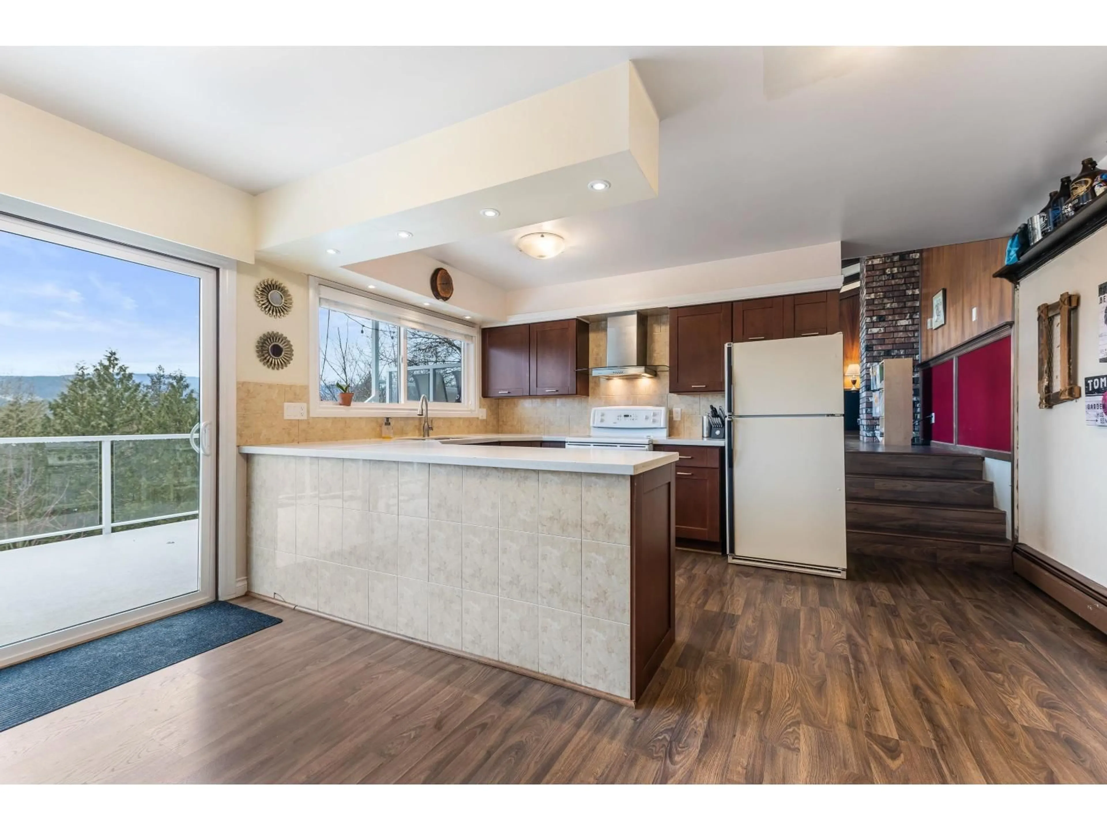 Open concept kitchen, unknown for 9111 MANZER, Mission British Columbia V4S1K2