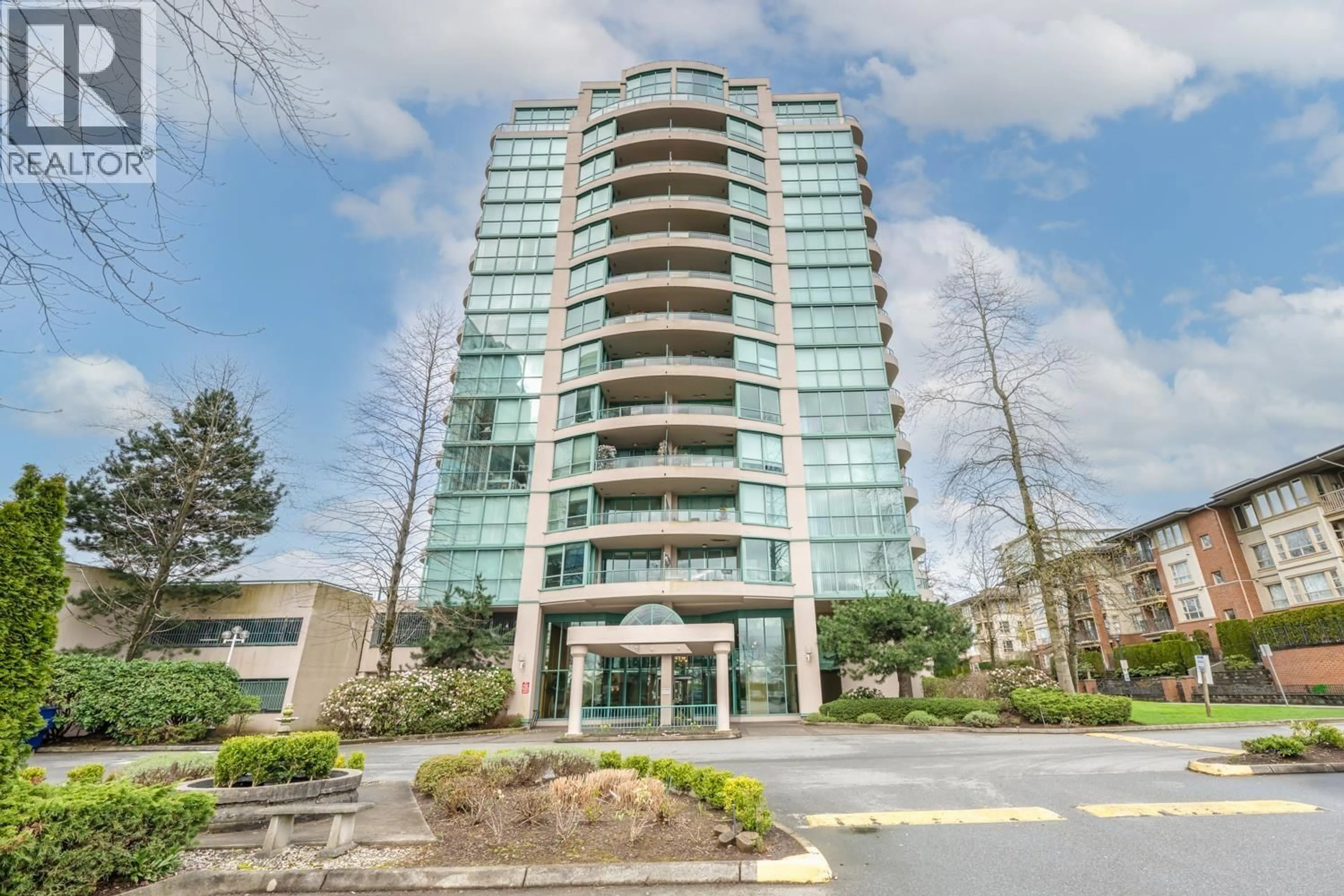 Indoor foyer for 808 - 8871 LANSDOWNE ROAD, Richmond British Columbia V6X3X8