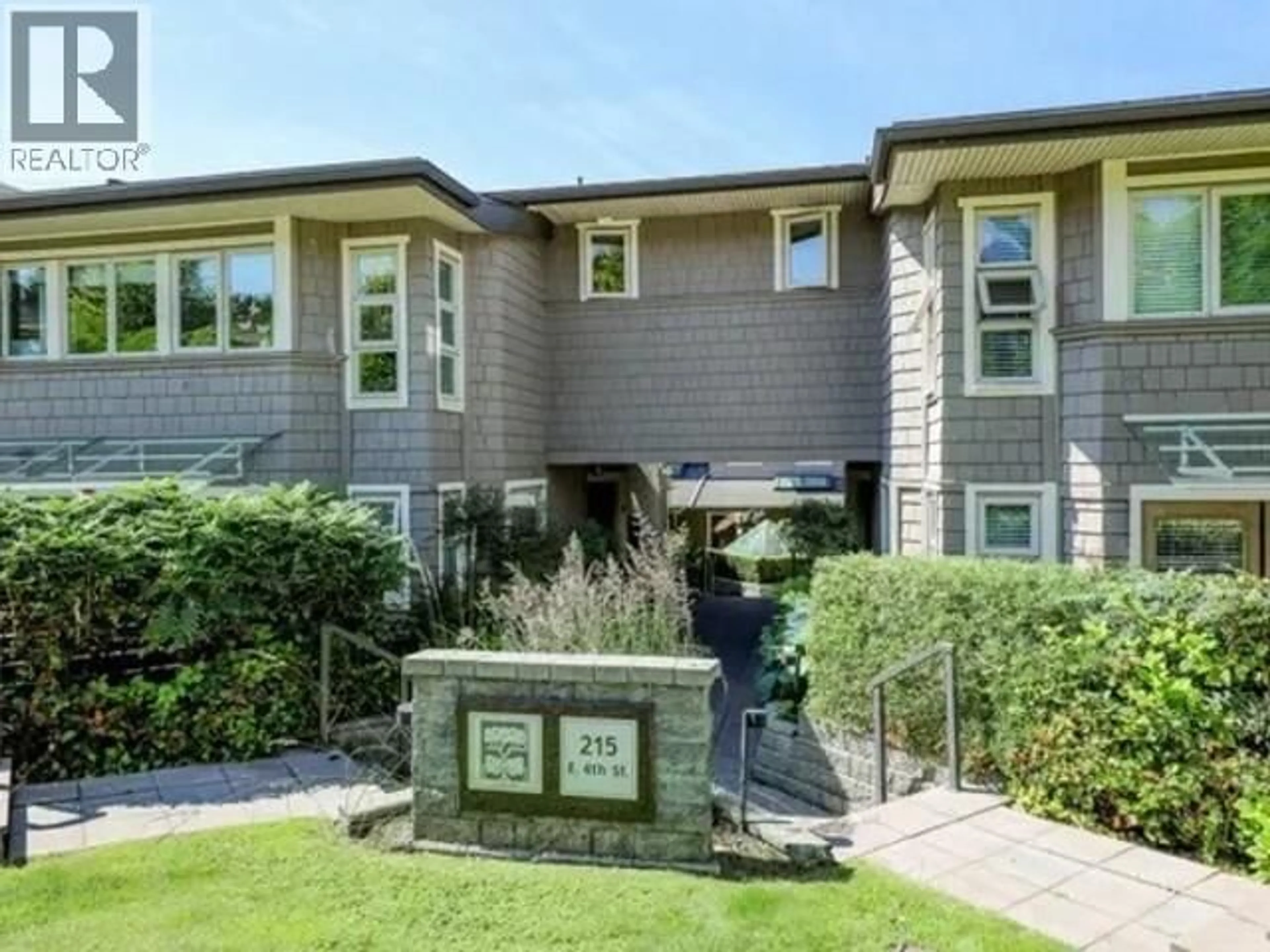 Unknown for 4 - 215 4TH STREET, North Vancouver British Columbia V7L1J1
