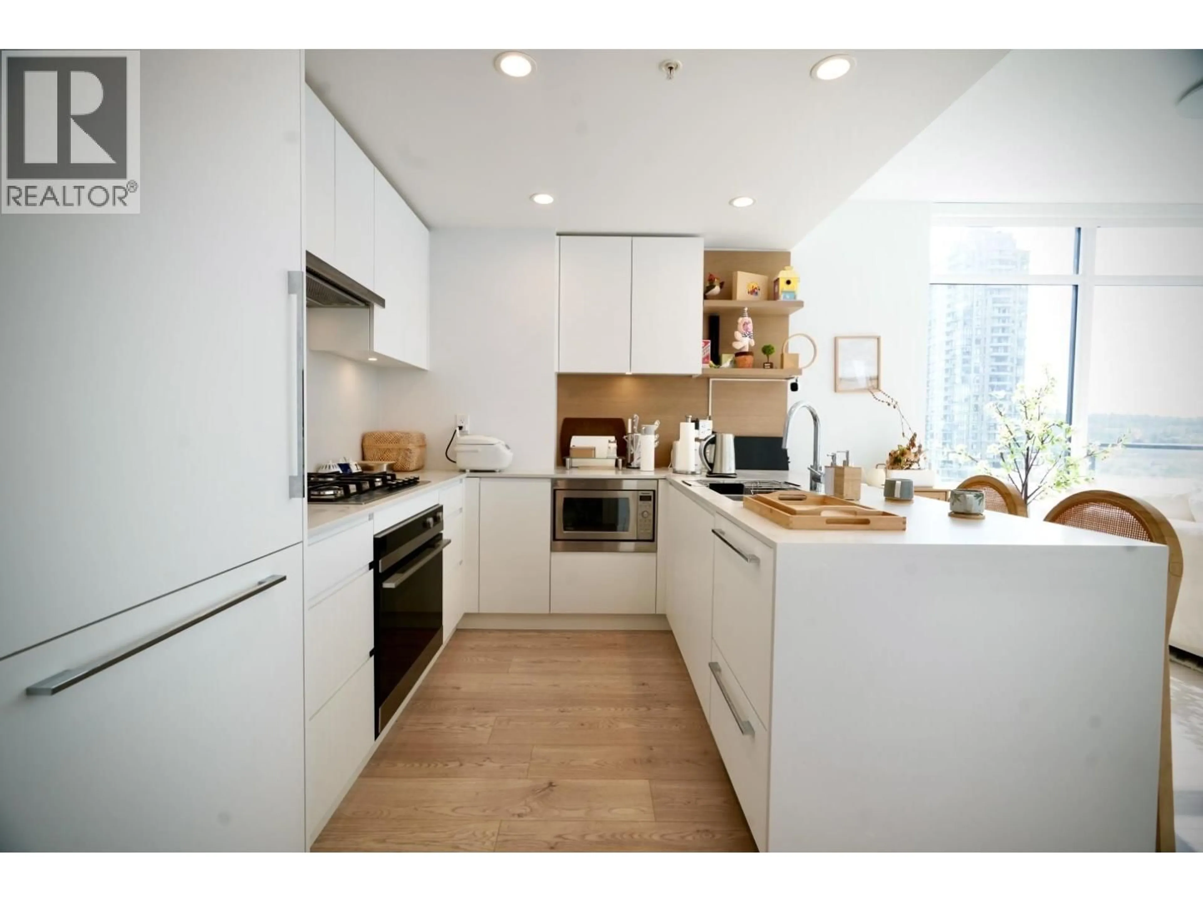 Unknown for 802 - 2181 MADISON AVENUE, Burnaby British Columbia V5C0N4