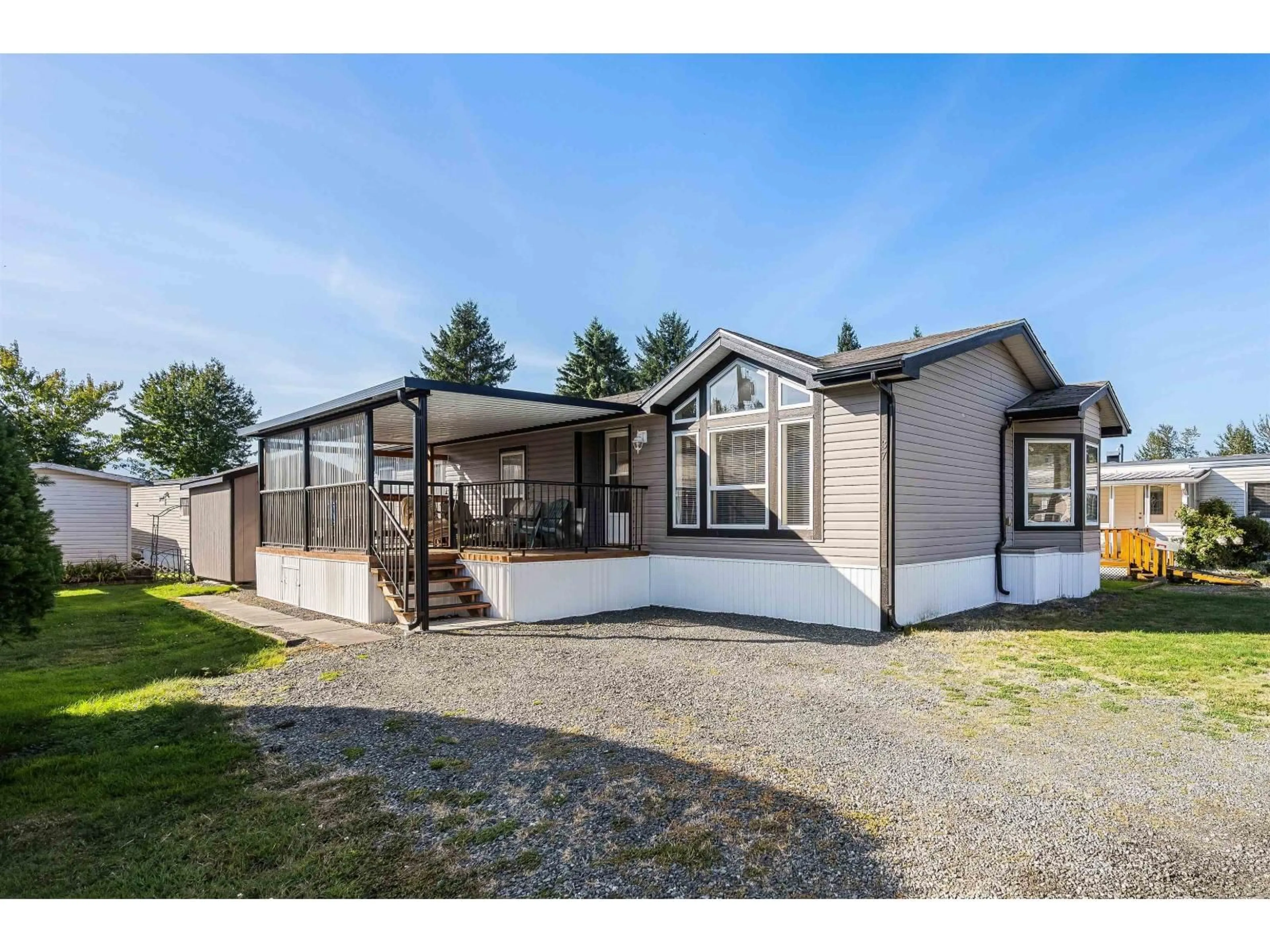 Home with vinyl exterior material, street for 37 - 6035 VEDDER ROAD, Chilliwack British Columbia V2R1E5