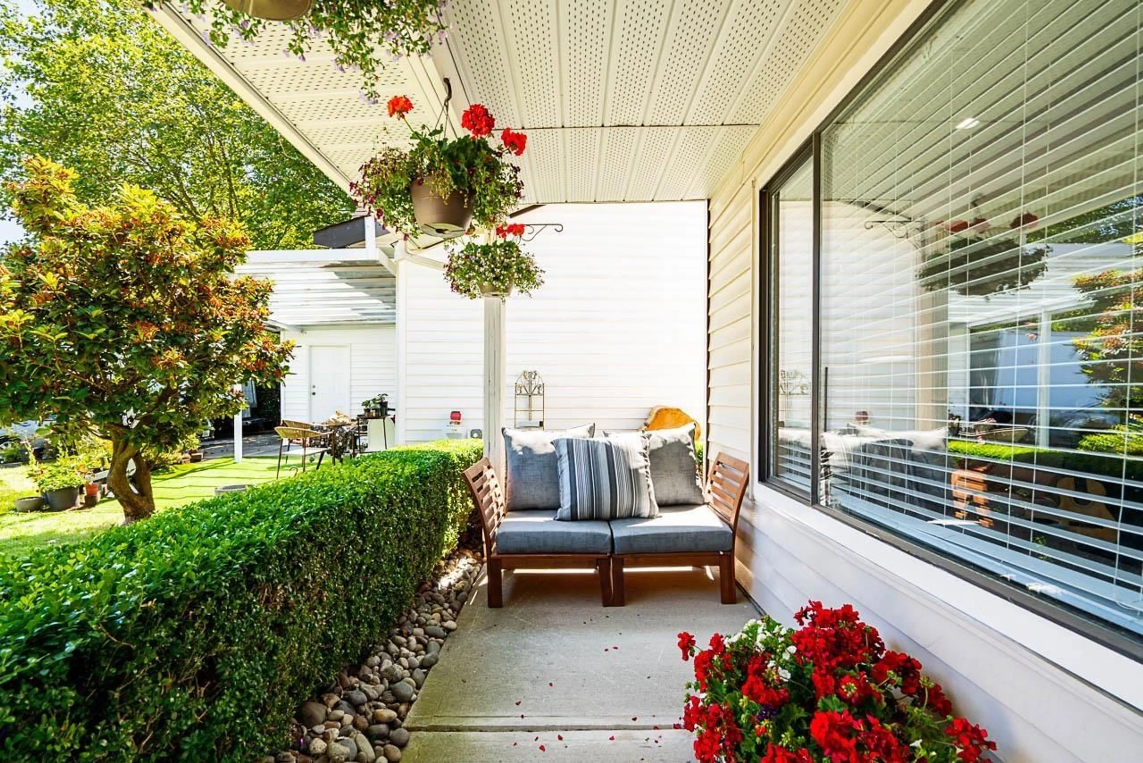 Patio, street for 6669 129, Surrey British Columbia V3W8Y1