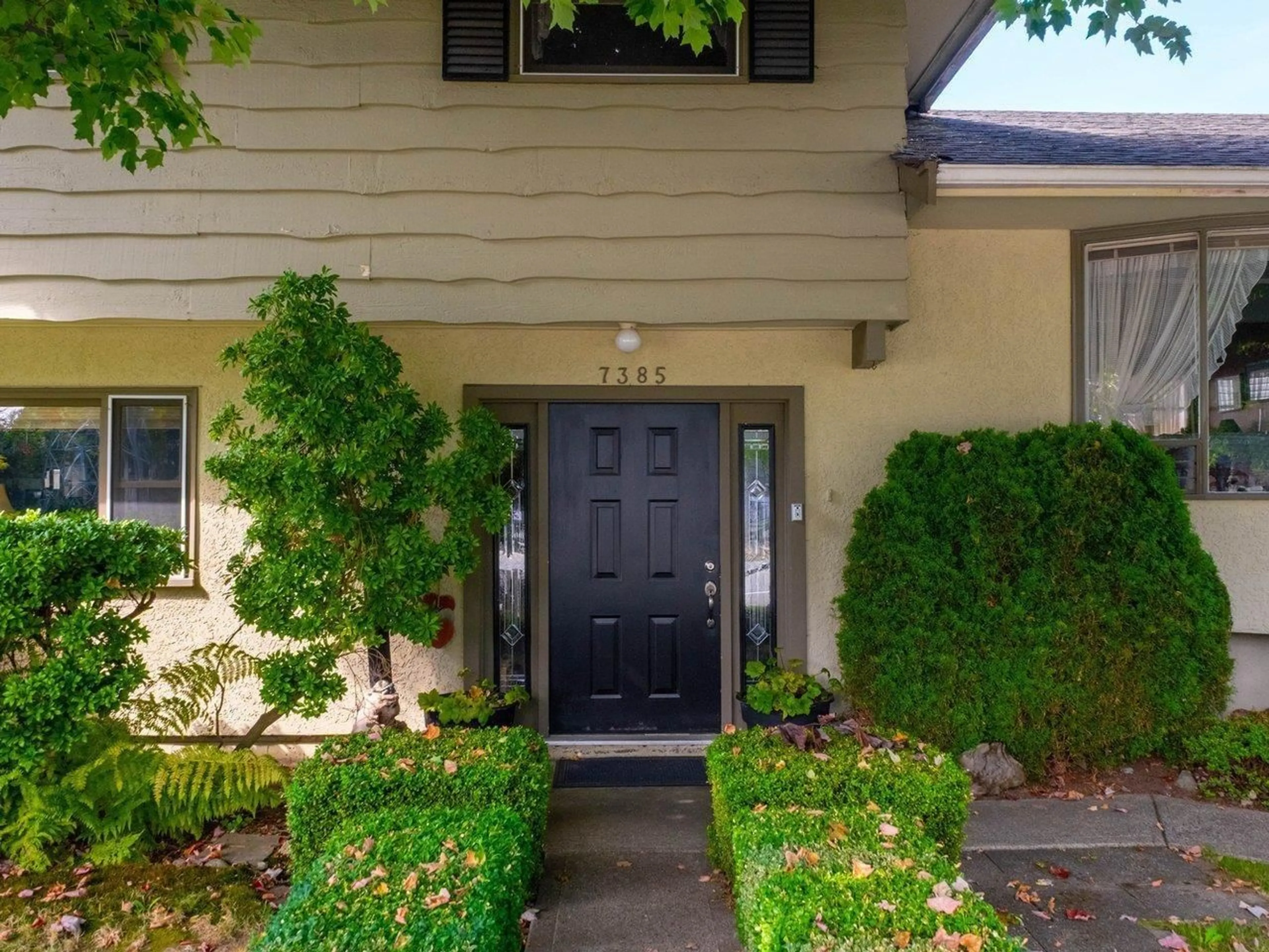 Indoor entryway for 7385 115, Delta British Columbia V4C5M6