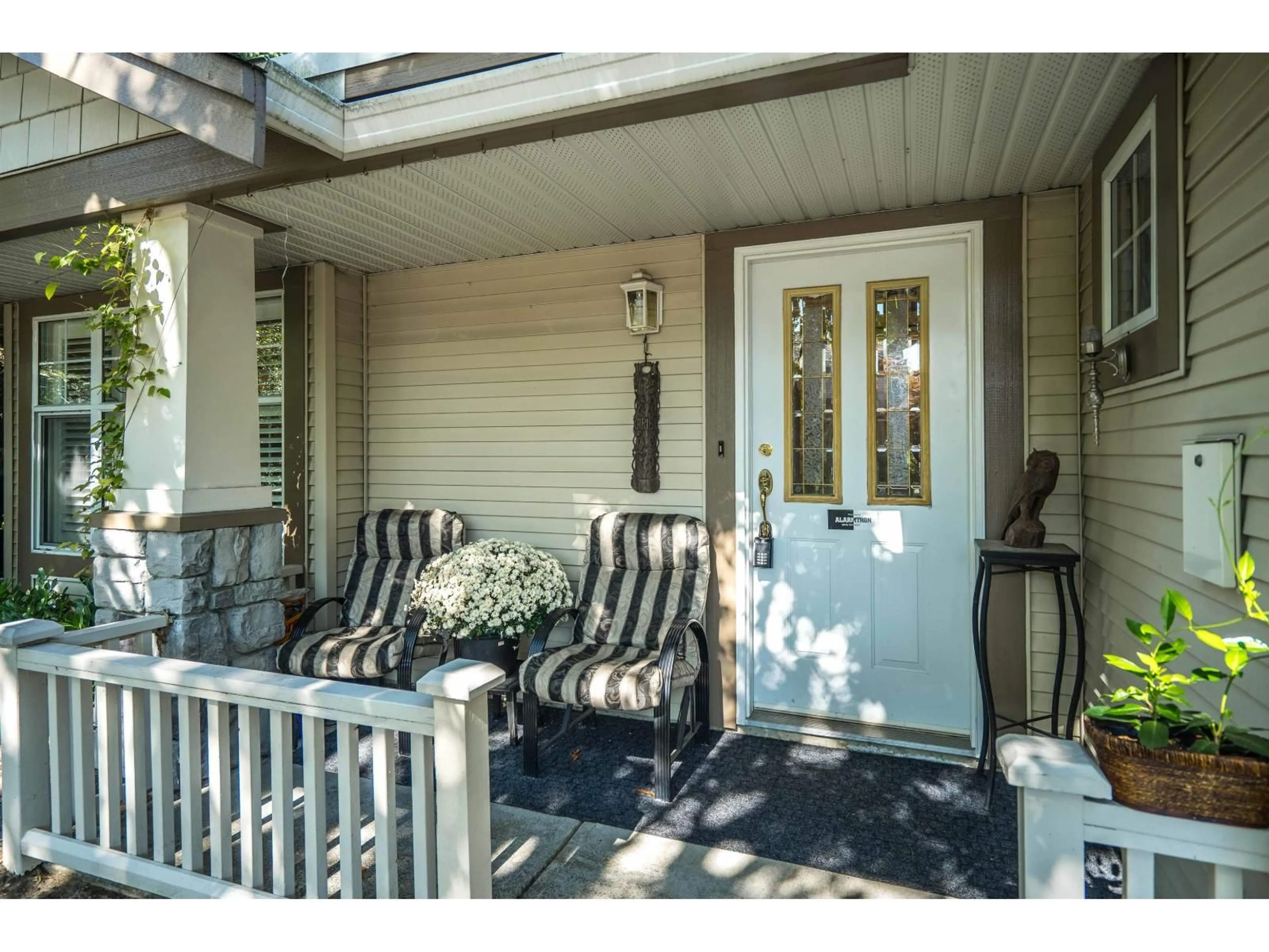 Indoor entryway for 1 - 20751 87, Langley British Columbia V1M2X3