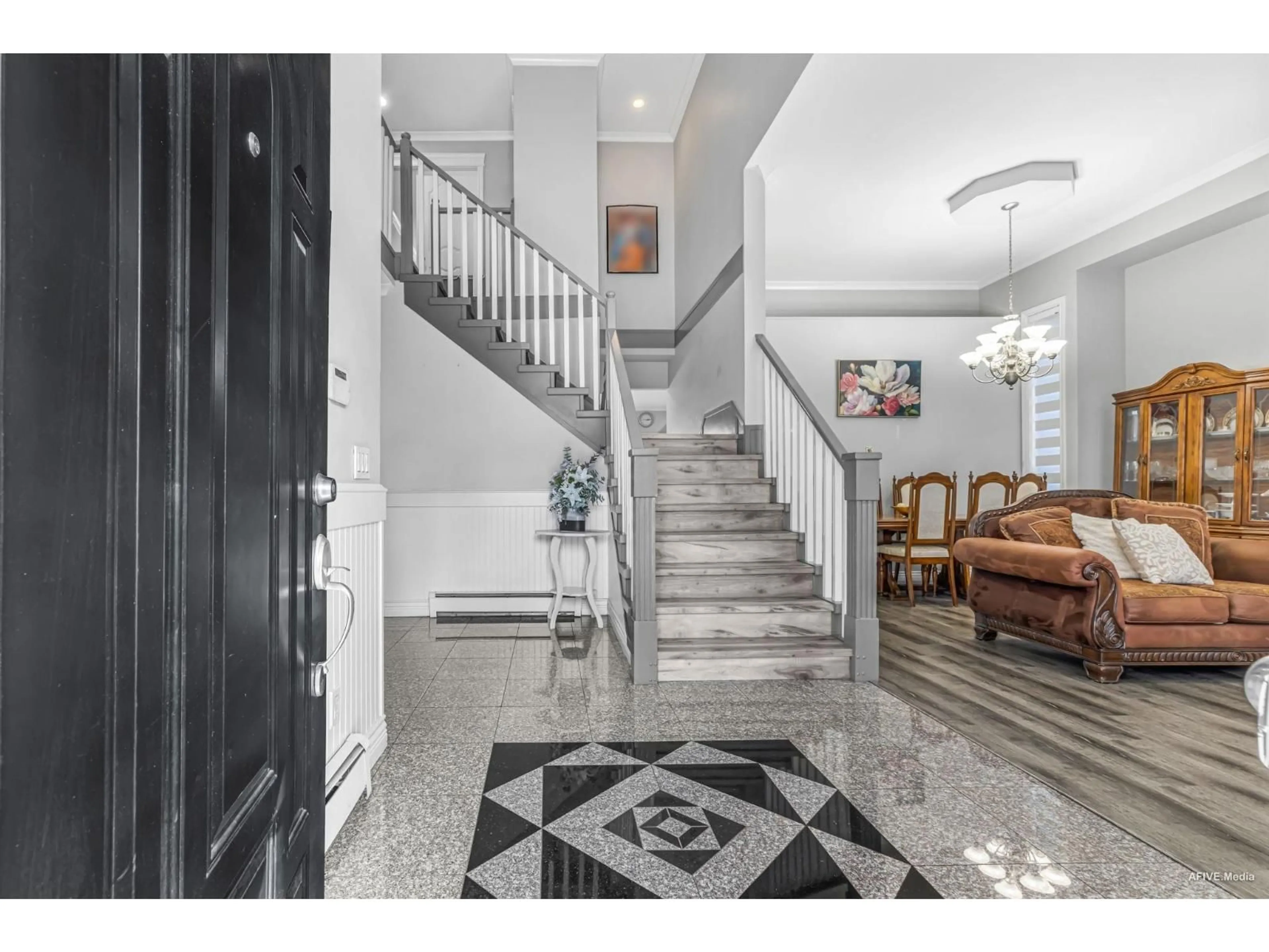 Indoor foyer for 7270 148, Surrey British Columbia V3S3E6