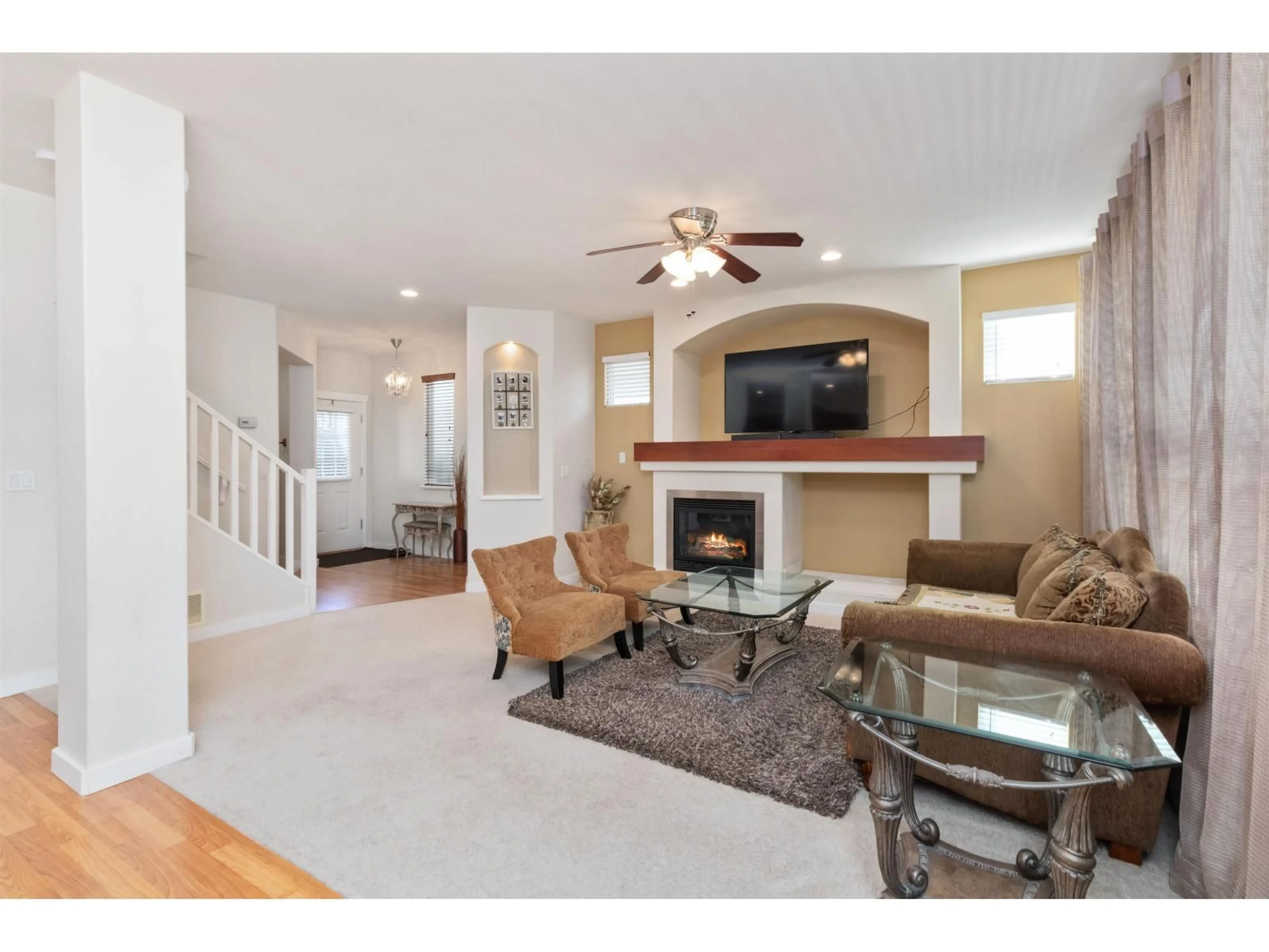 Living room with furniture, unknown for 8421 209, Langley British Columbia V2Y0A3