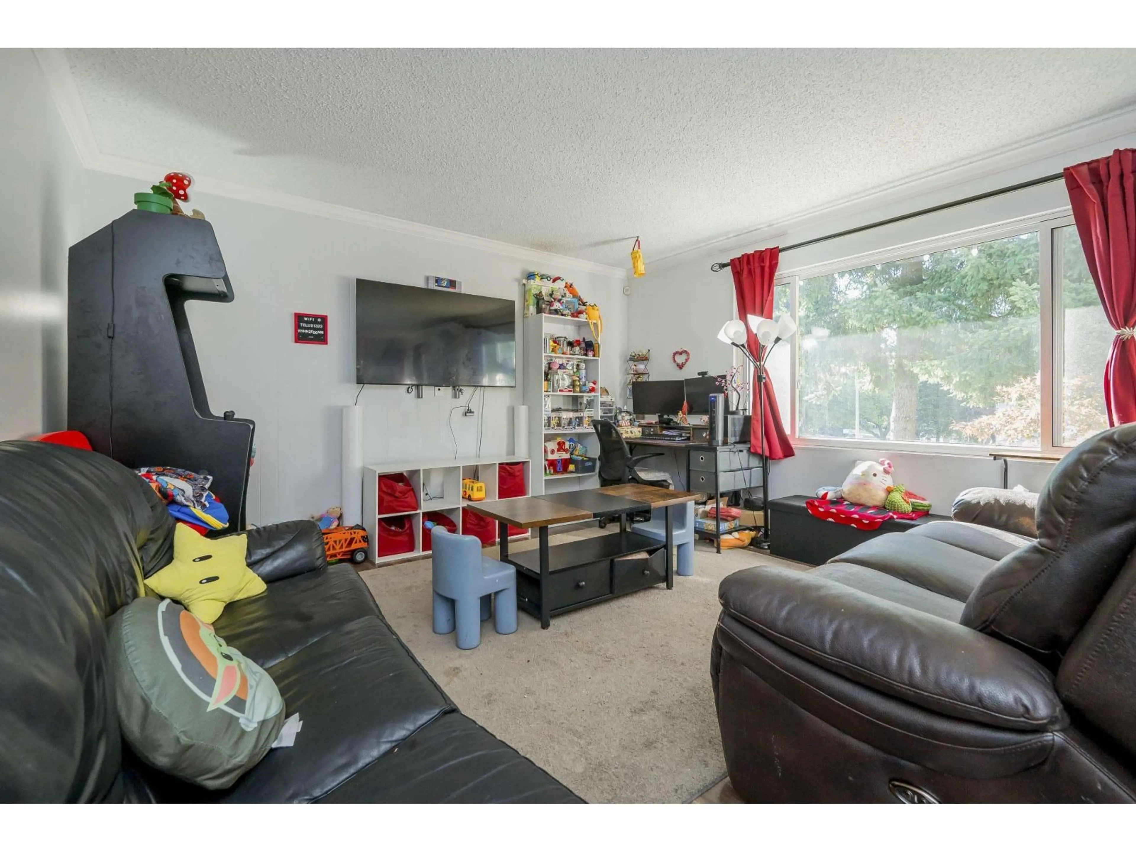 Living room with furniture, unknown for 12891 69, Surrey British Columbia V3W6W3