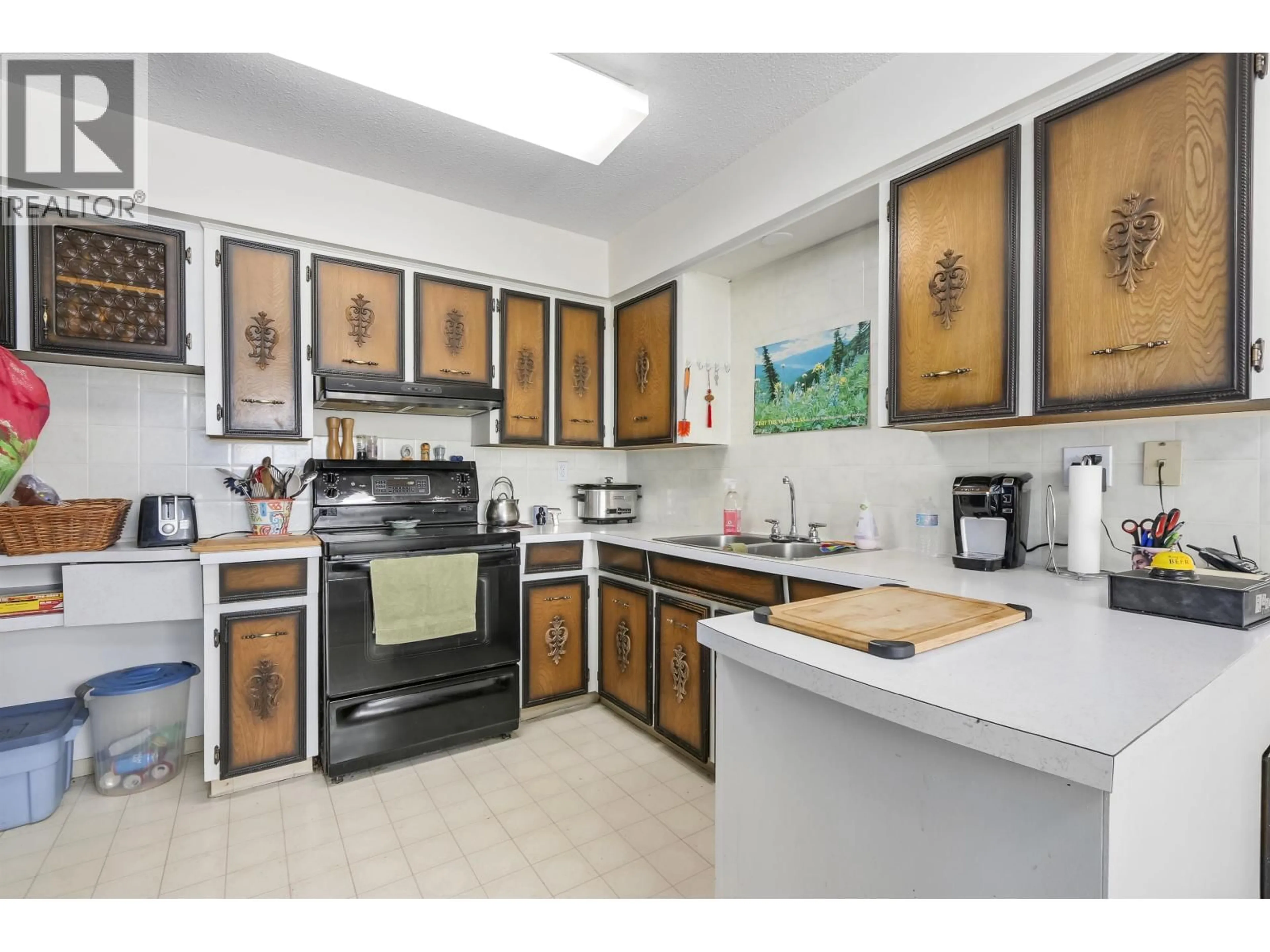 Standard kitchen, unknown for 10640 SKAGIT DRIVE, Richmond British Columbia V7E2A2