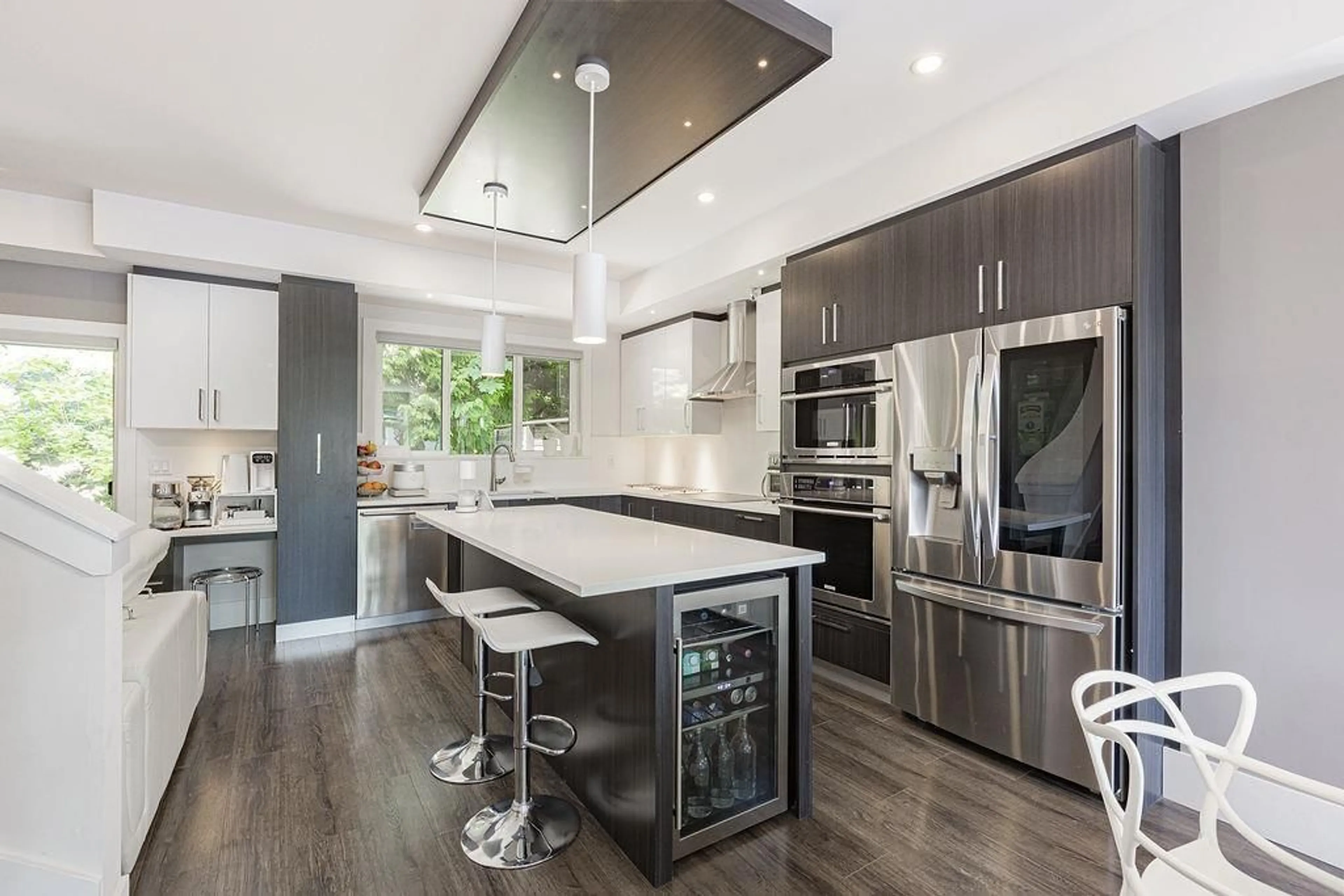 Contemporary kitchen, unknown for 15177 60, Surrey British Columbia V3S7B3