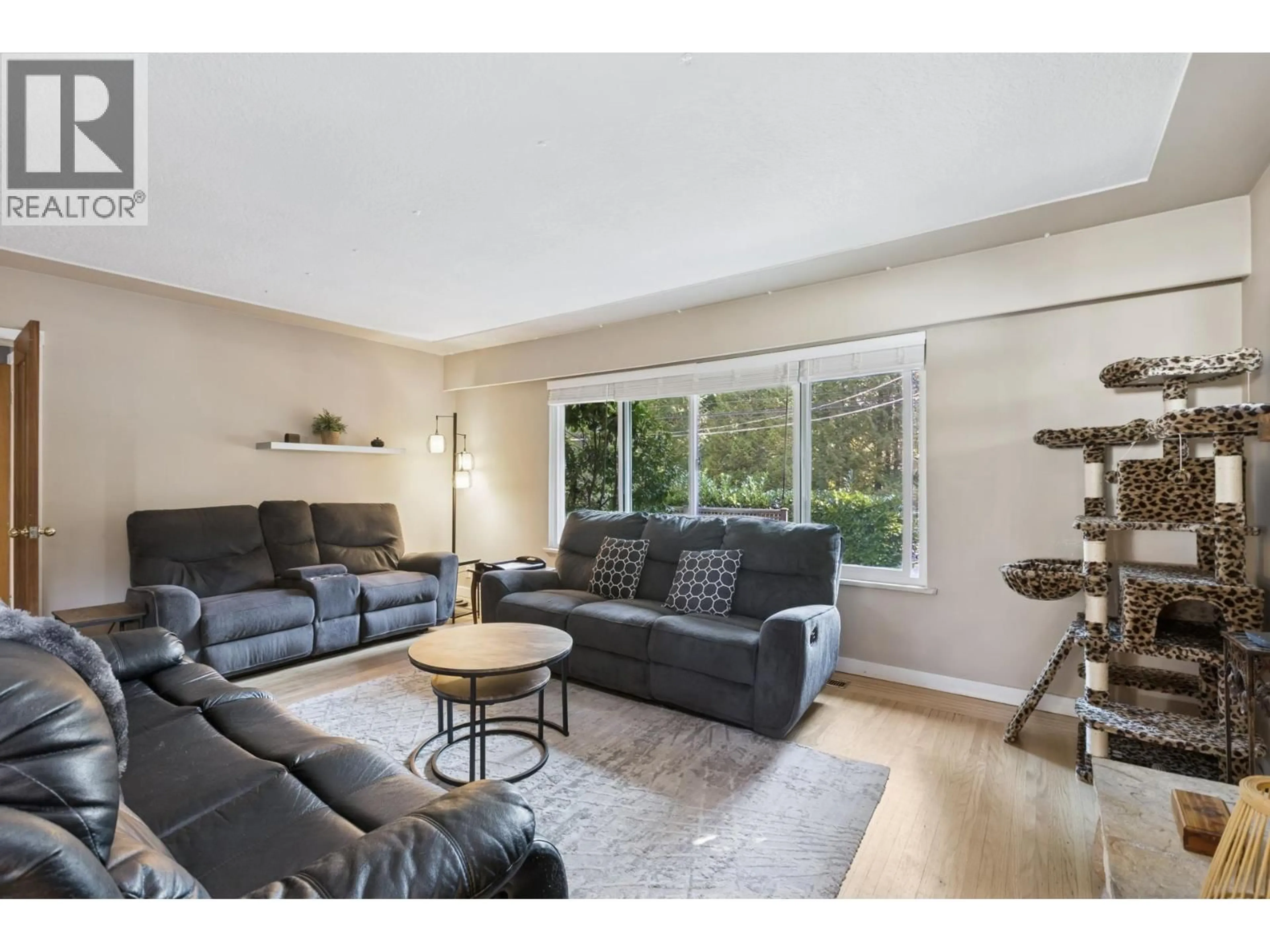 Living room with furniture, unknown for 4379 CAPILANO ROAD, North Vancouver British Columbia V7R4J8