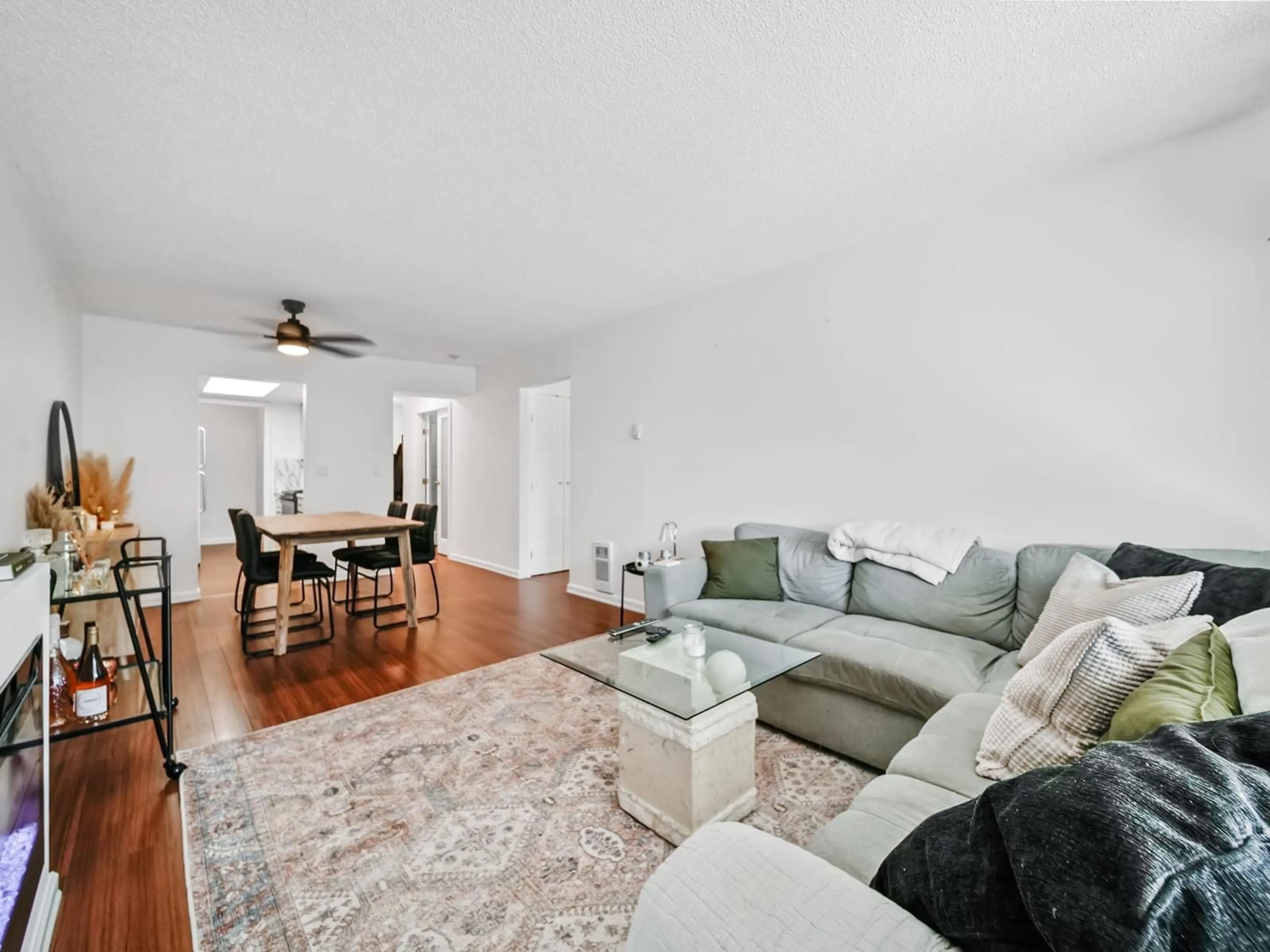 Living room with furniture, unknown for 111 - 1341 GEORGE, White Rock British Columbia V4B4A1