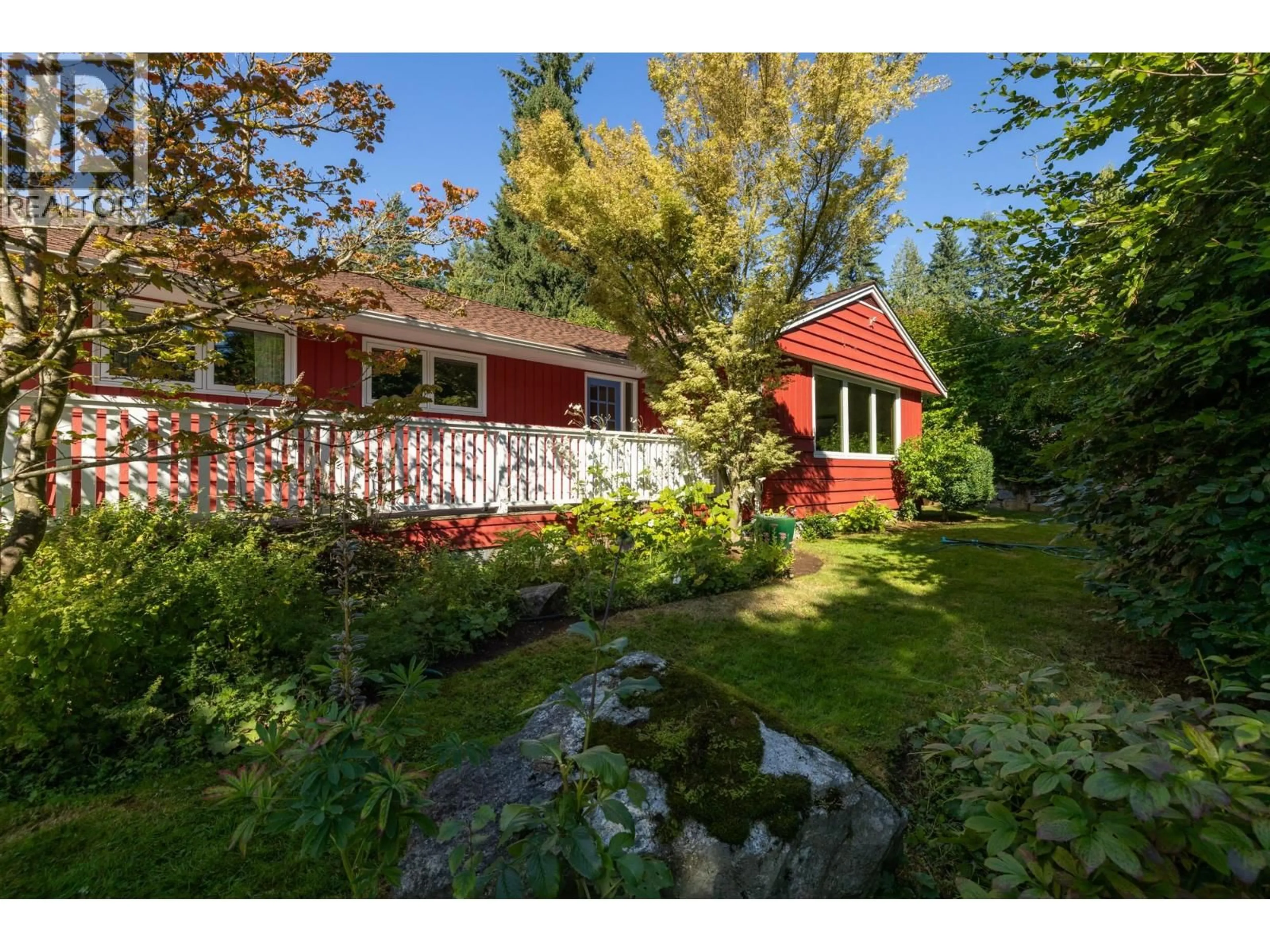 A pic from outside/outdoor area/front of a property/back of a property/a pic from drone, unknown for 3025 PRINCESS AVENUE, North Vancouver British Columbia V7N2E1