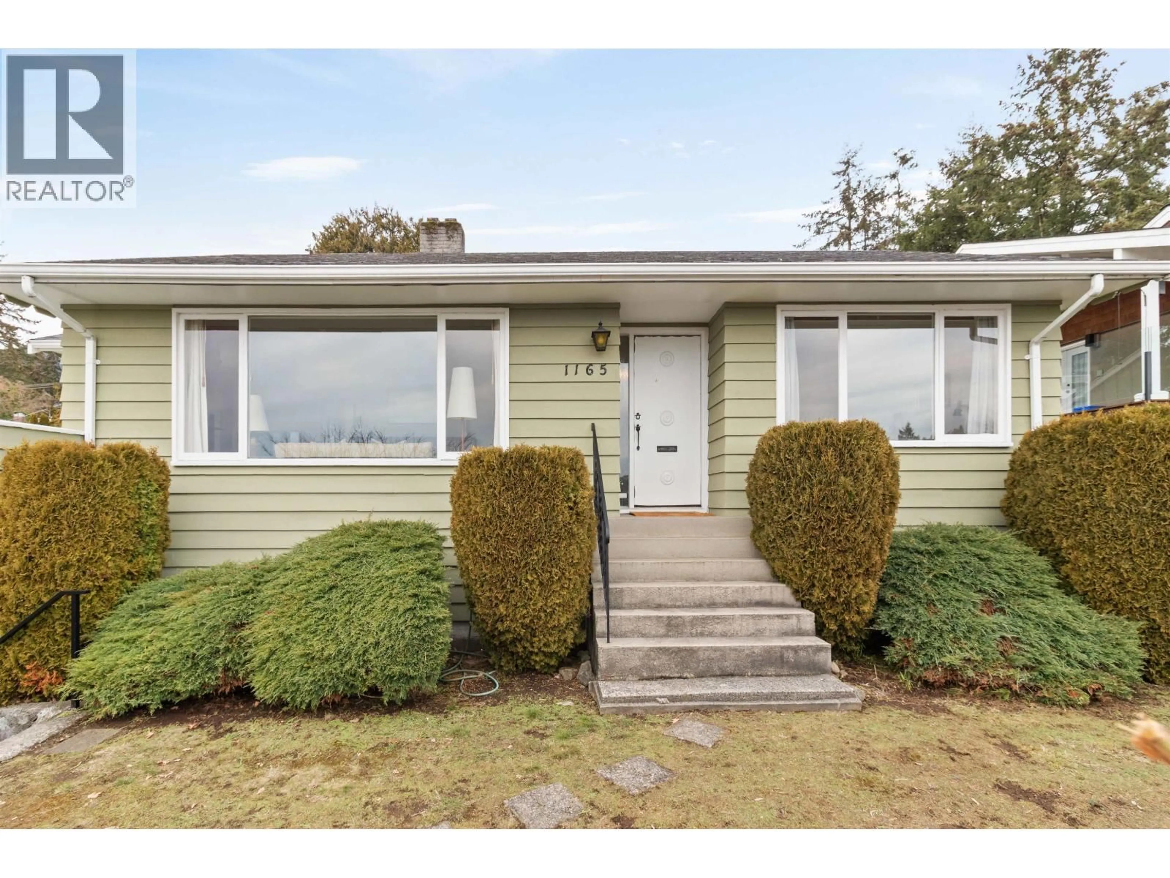Home with vinyl exterior material, street for 1165 LAWSON AVENUE, West Vancouver British Columbia V7T2E4