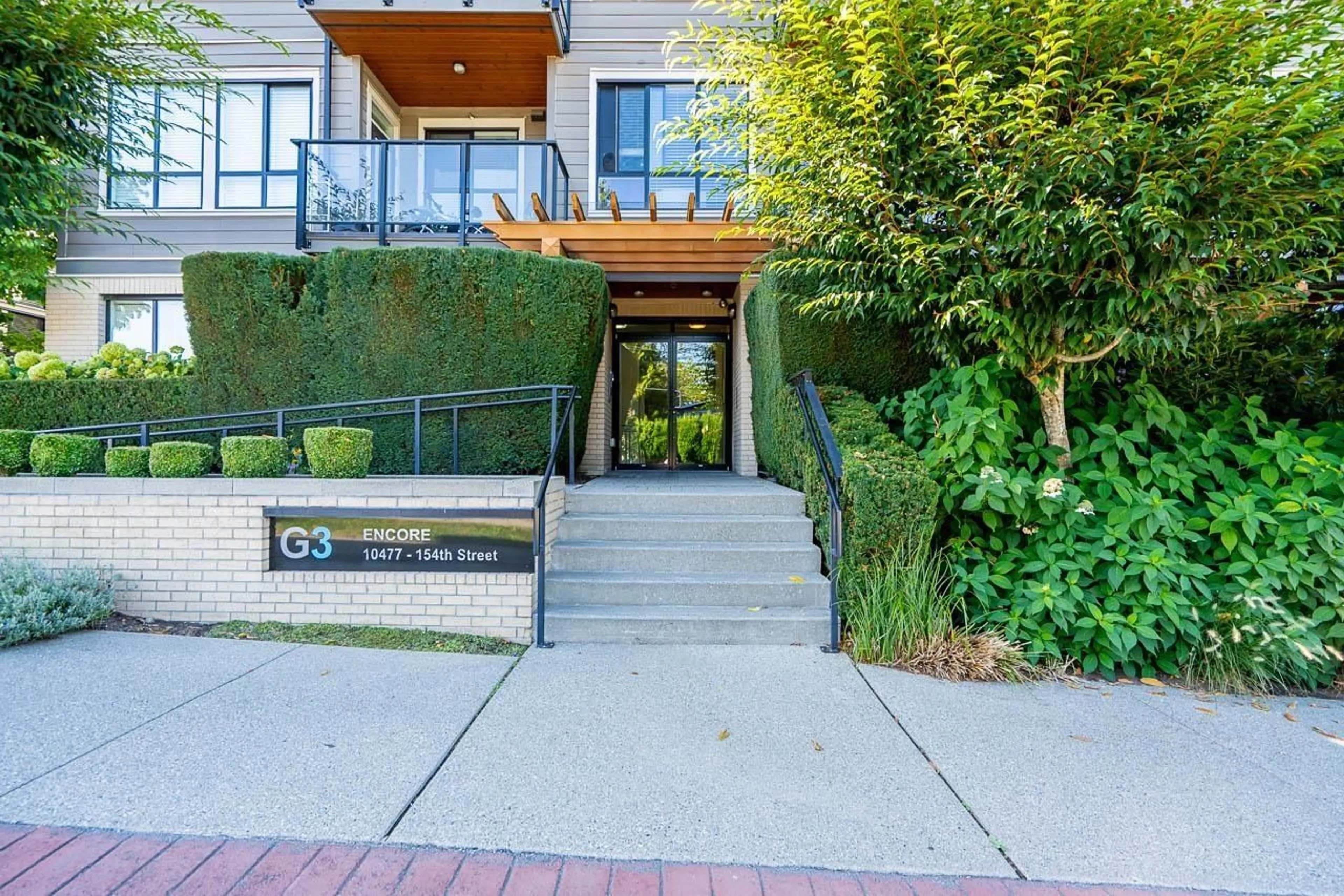 Patio, street for 203 - 10477 154, Surrey British Columbia V3R0C6