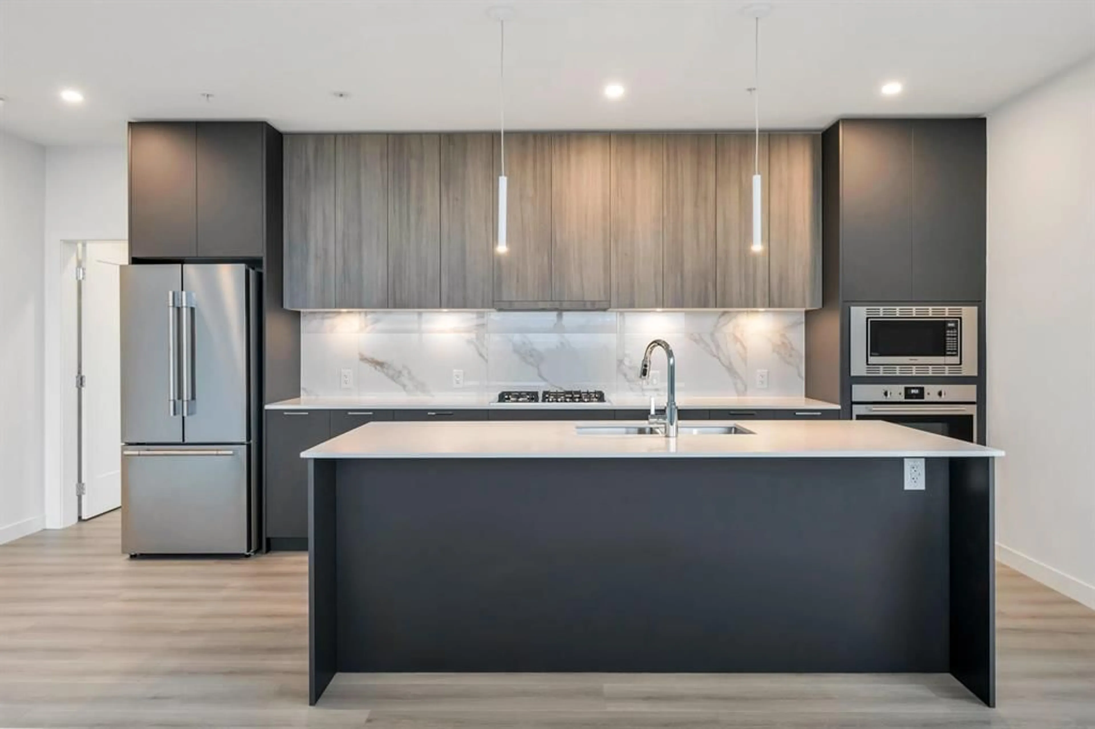 Contemporary kitchen, unknown for 3306 - 8551 201, Langley British Columbia V2Y3Y4