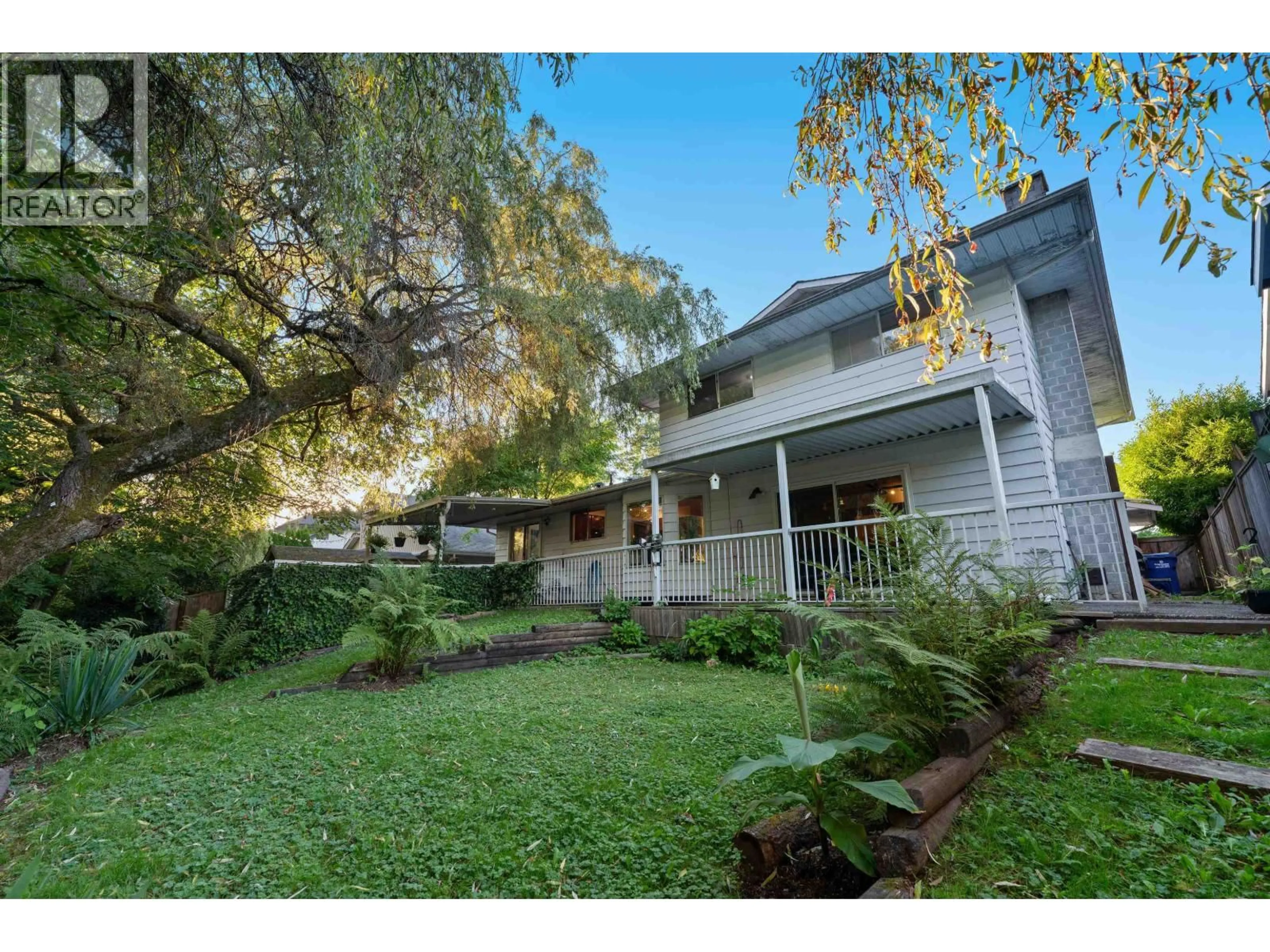 A pic from outside/outdoor area/front of a property/back of a property/a pic from drone, street for 21034 BARKER AVENUE, Maple Ridge British Columbia V2X8R6