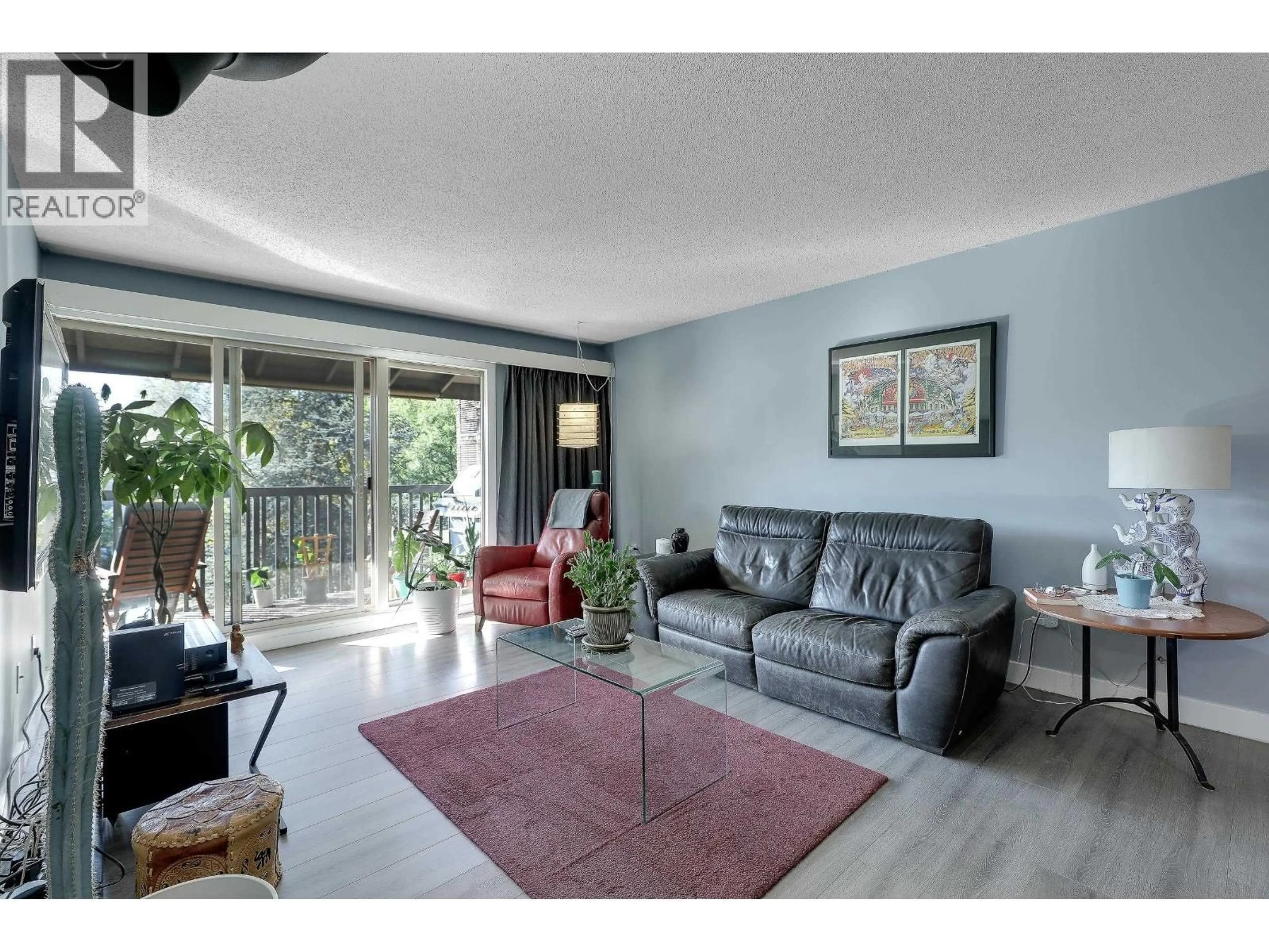 Living room with furniture, unknown for 409 - 9857 MANCHESTER DRIVE, Burnaby British Columbia V3N4P5