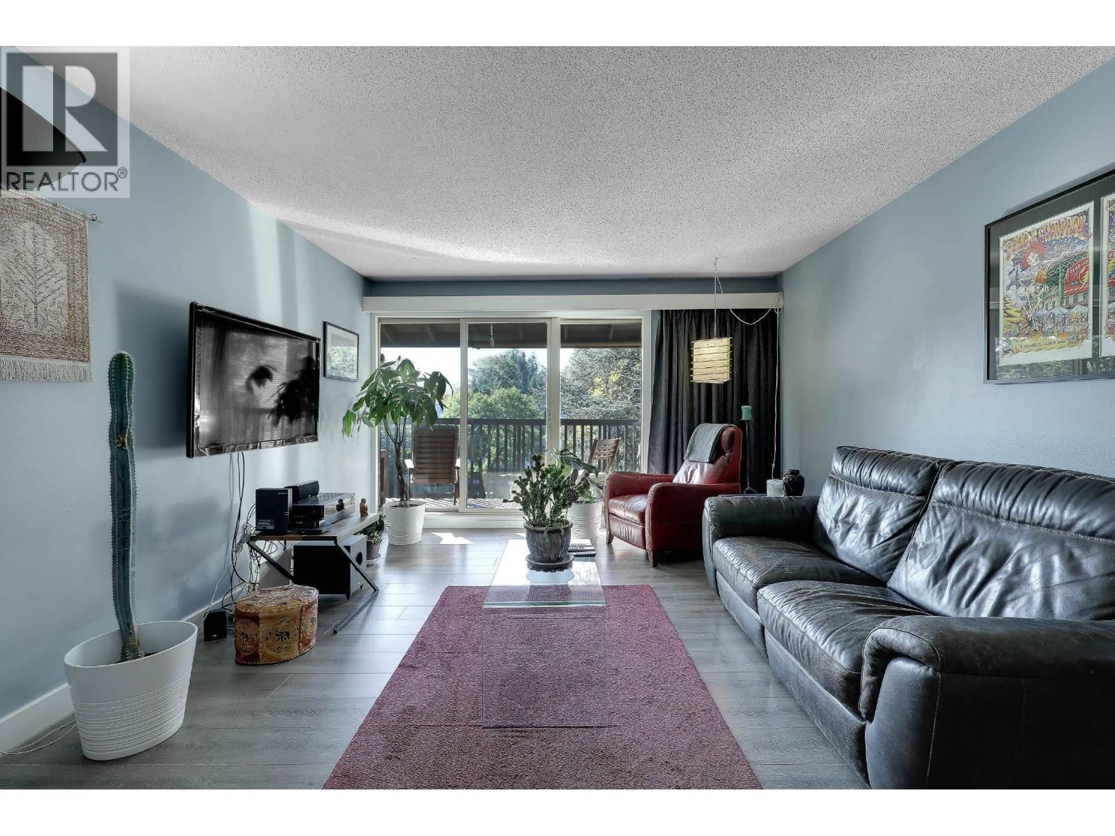 Living room with furniture, unknown for 409 - 9857 MANCHESTER DRIVE, Burnaby British Columbia V3N4P5