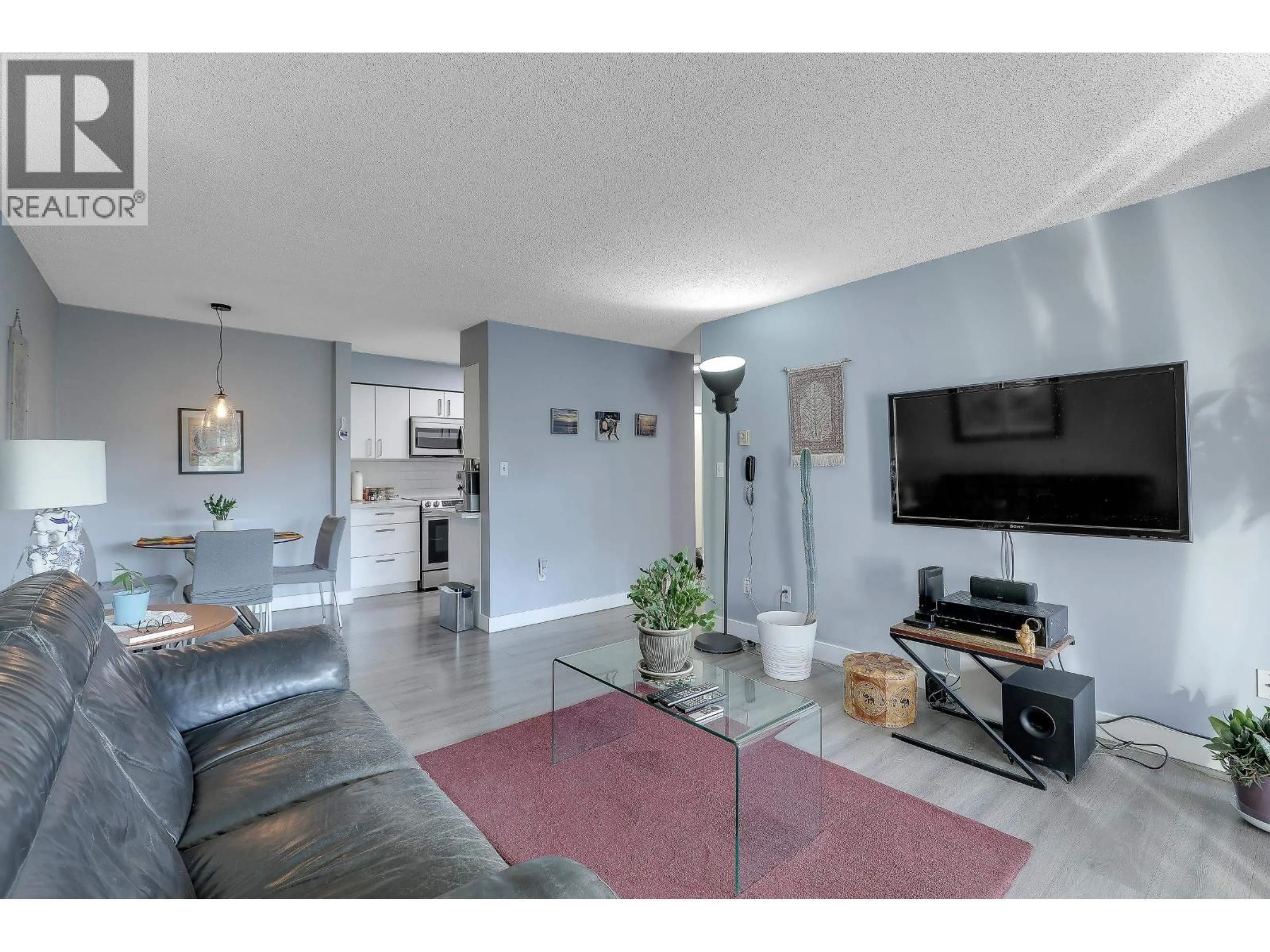 Living room with furniture, unknown for 409 - 9857 MANCHESTER DRIVE, Burnaby British Columbia V3N4P5
