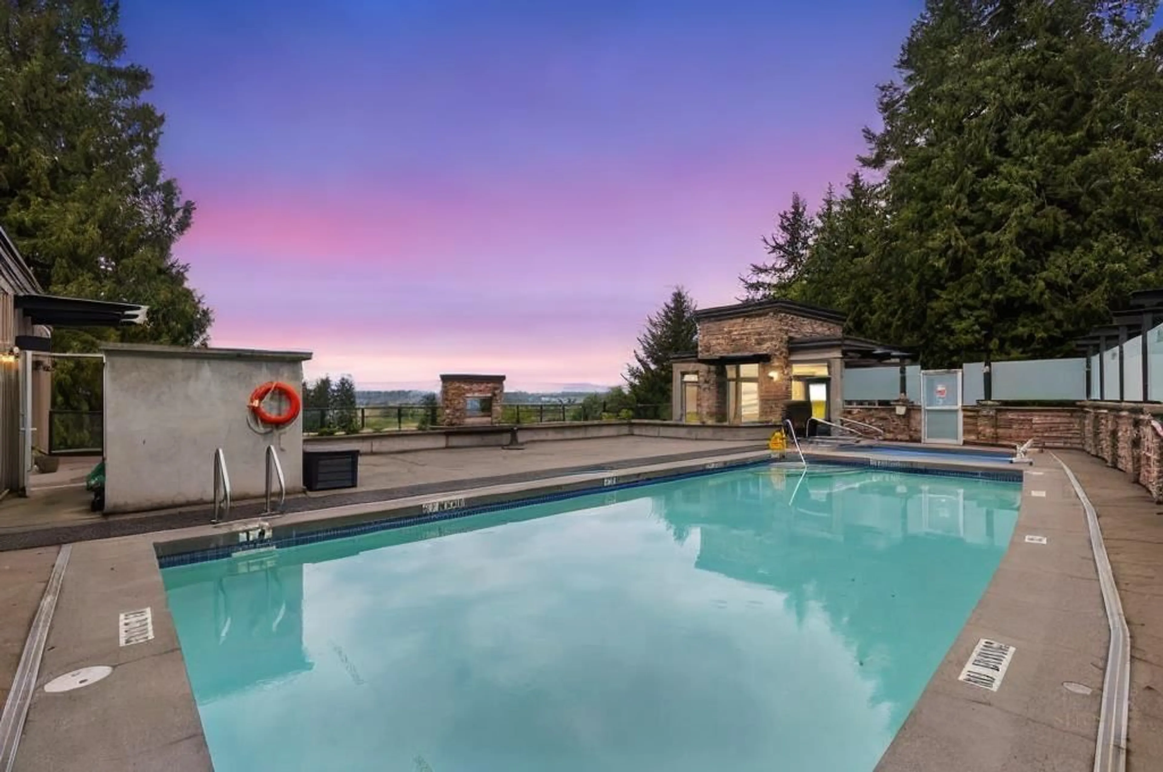 Pool for 304 - 15155 36, Surrey British Columbia V3Z4R3