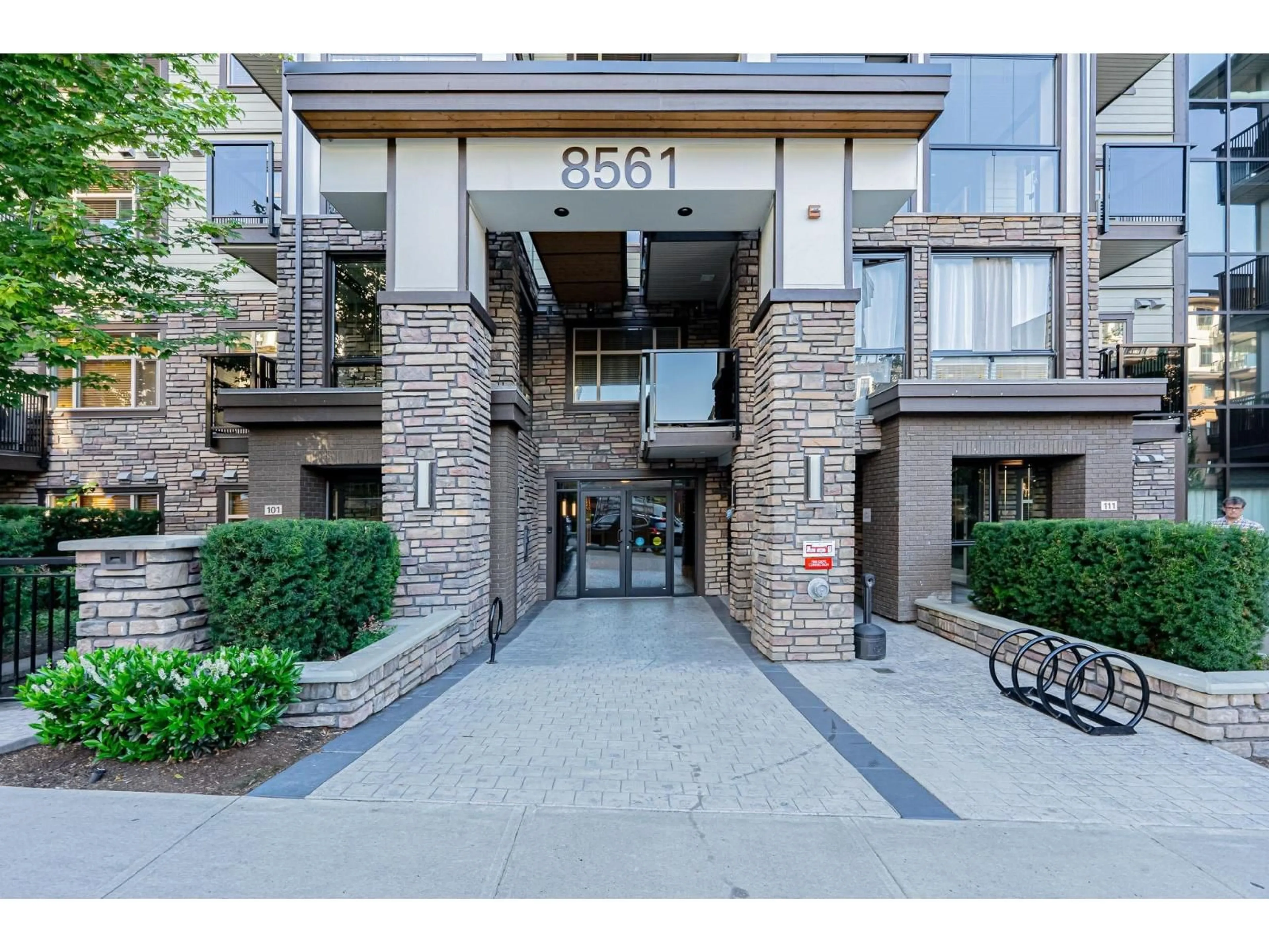 Indoor foyer for 101 - 8561 203A, Langley British Columbia V2Y3L7