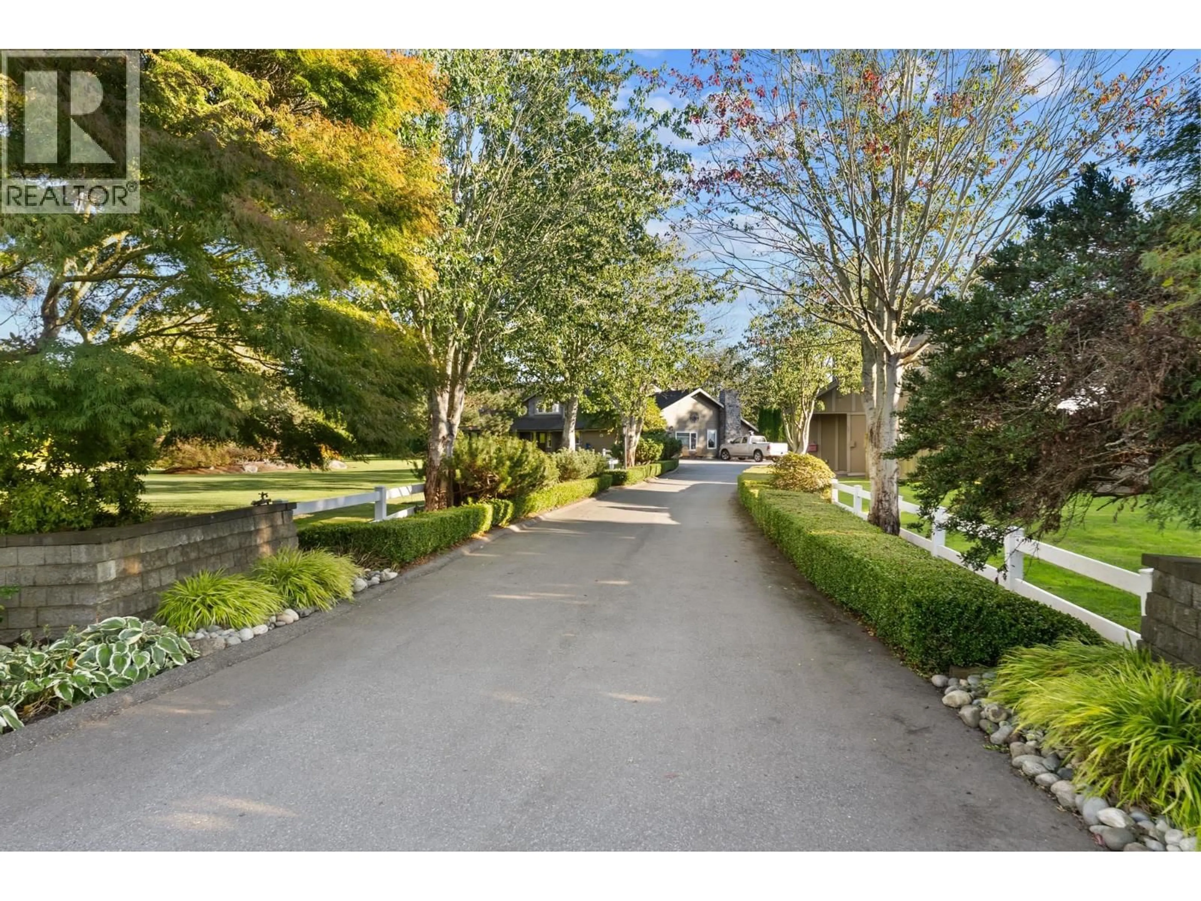 A pic from outside/outdoor area/front of a property/back of a property/a pic from drone, street for 6200 28 AVENUE, Delta British Columbia V4L2N6
