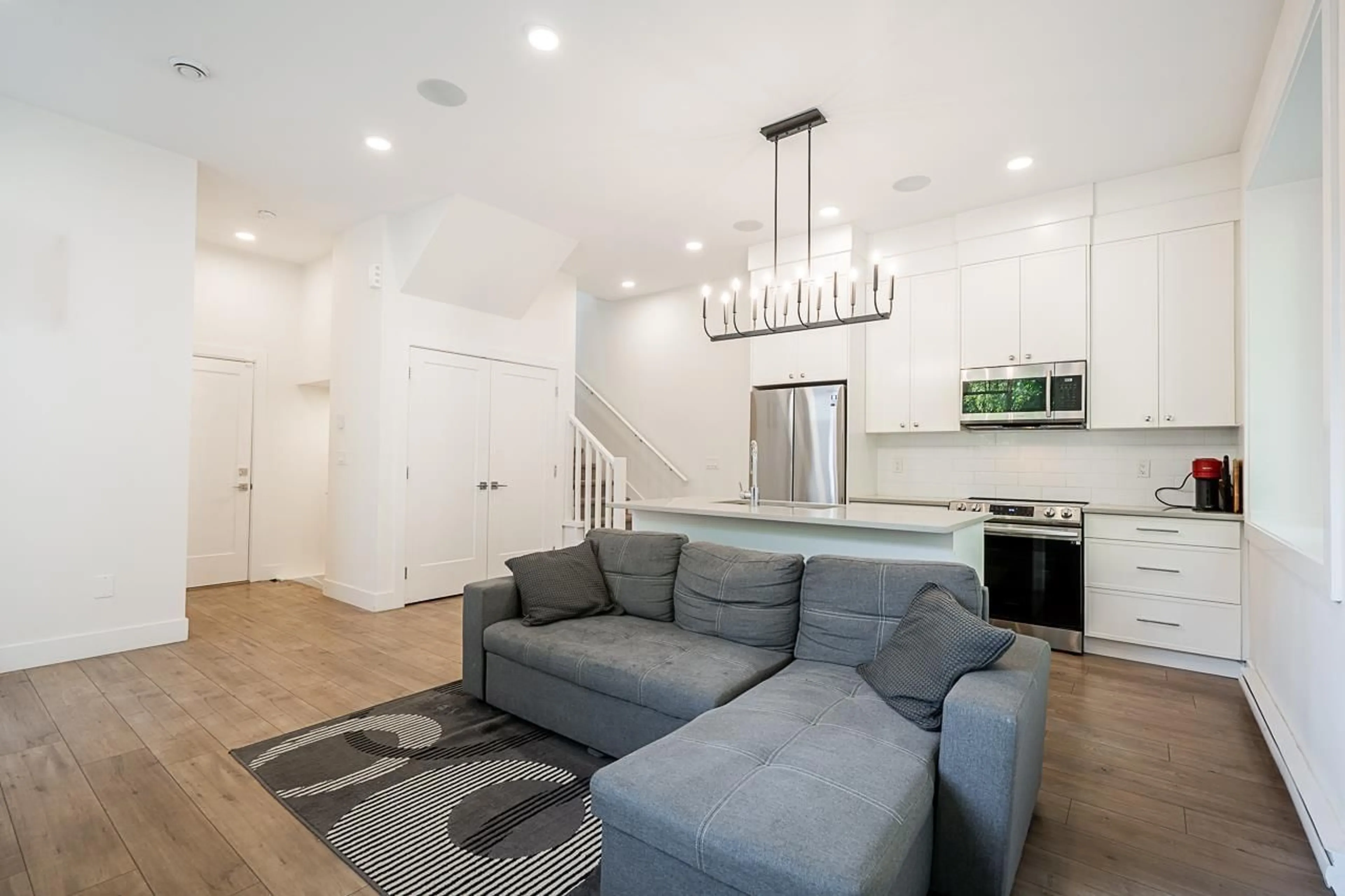 Open concept kitchen, unknown for 18 - 5960 142, Surrey British Columbia V3X1C8