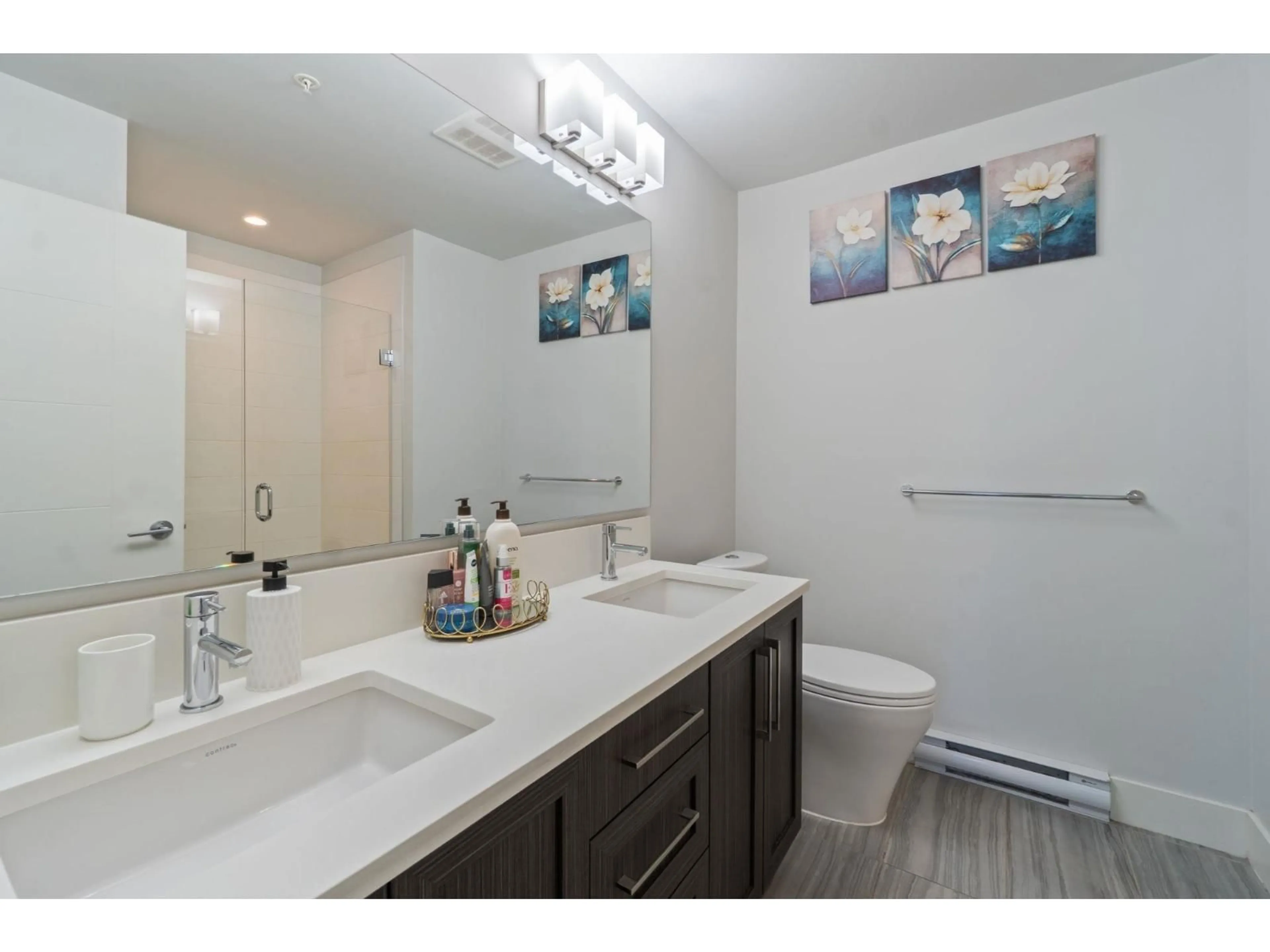 Standard bathroom, ceramic/tile floor for 212 - 2960 151, Surrey British Columbia V4P0G3
