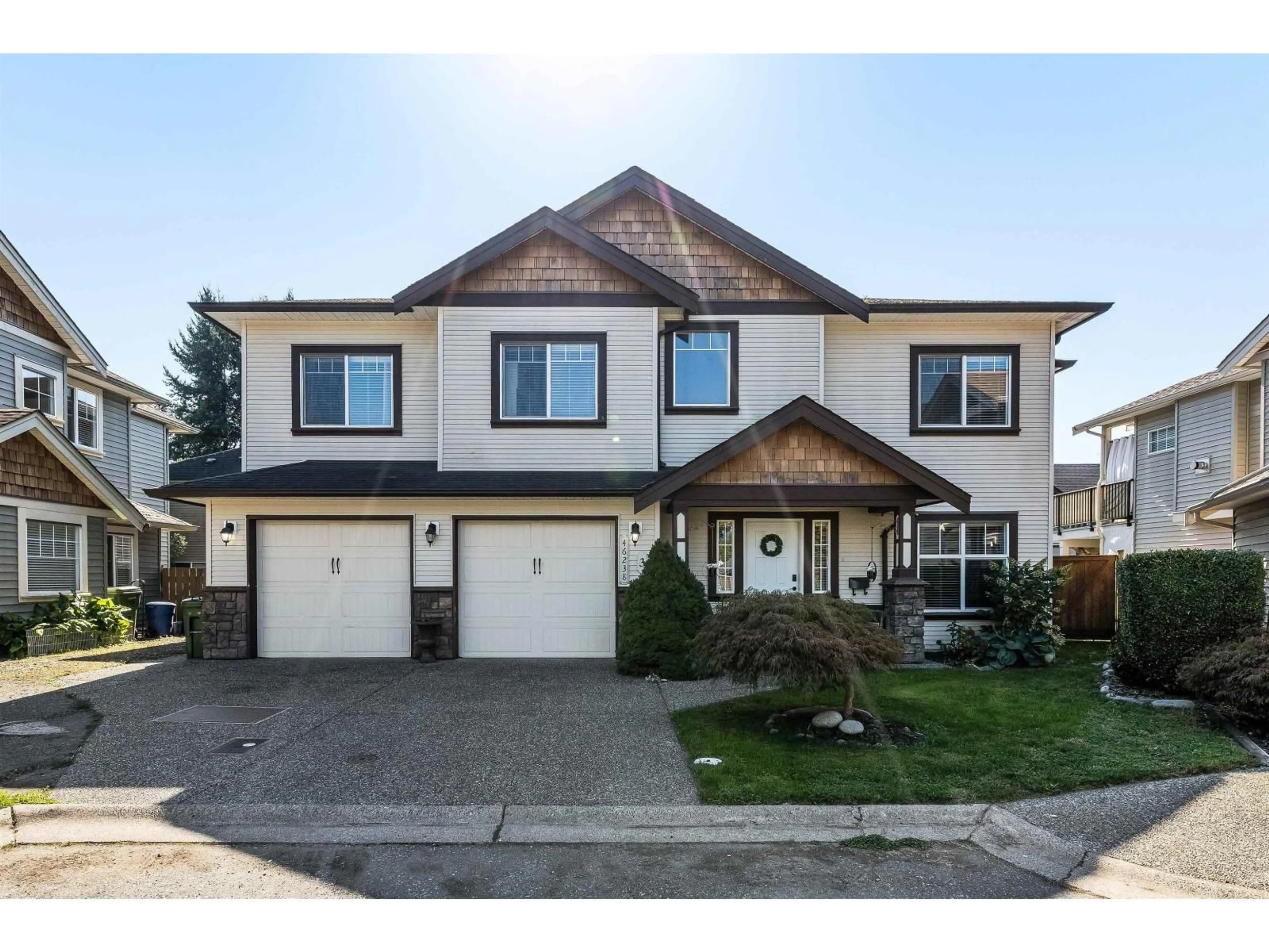 Home with vinyl exterior material, street for 3 - 46238 STRATHCONA ROAD, Chilliwack British Columbia V2P3T2