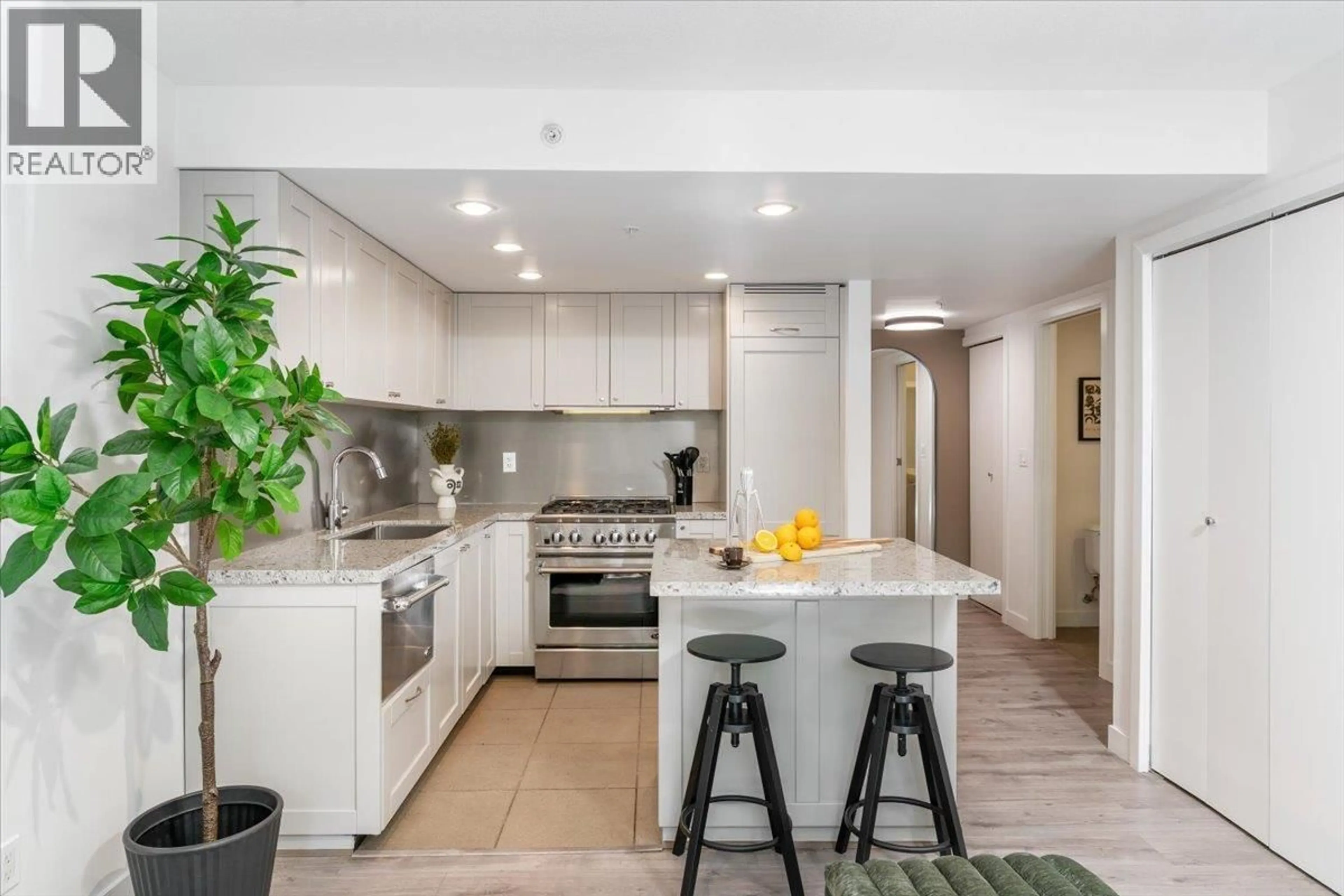 Open concept kitchen, ceramic/tile floor for 1139 HOMER STREET, Vancouver British Columbia V6B0B1