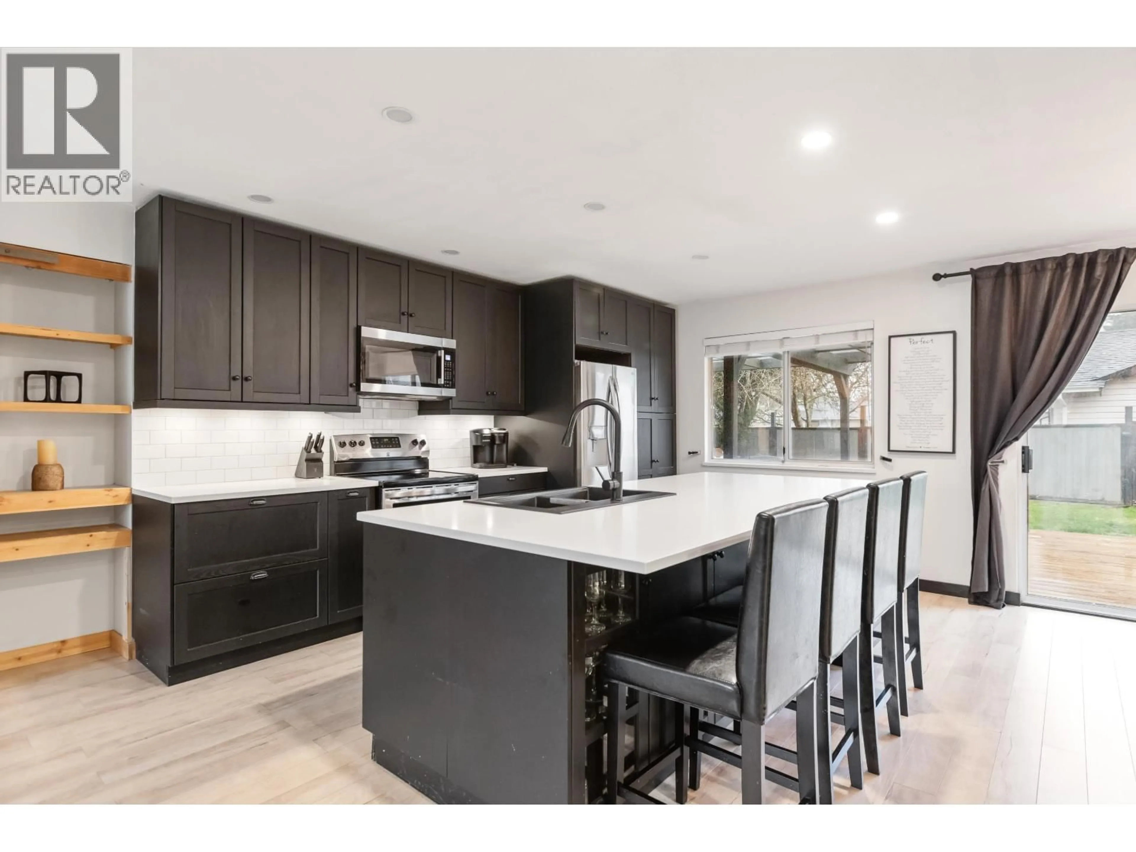 Open concept kitchen, ceramic/tile floor for 11750 GLENHURST STREET, Maple Ridge British Columbia V2X0B9