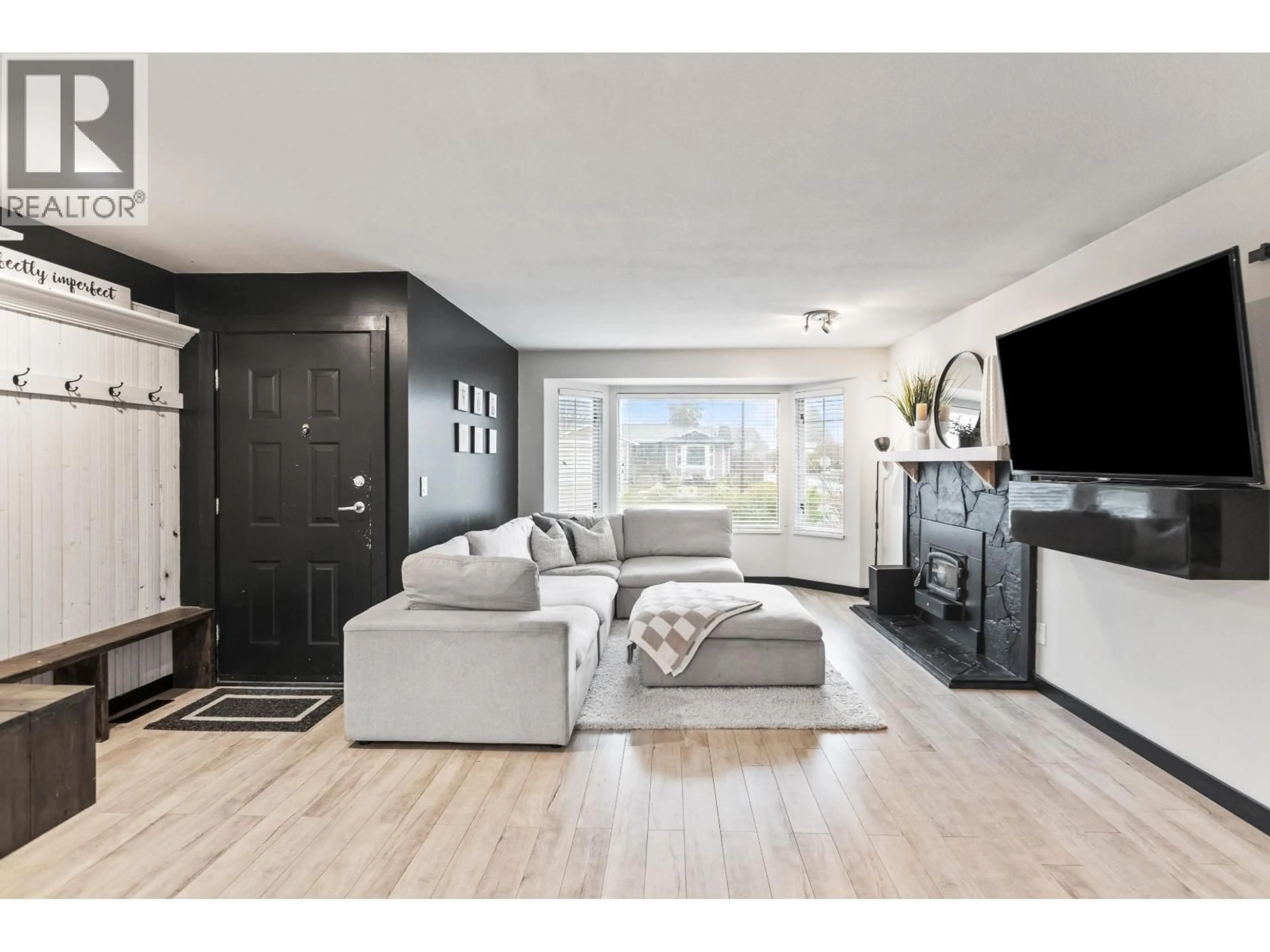 Living room with furniture, unknown for 11750 GLENHURST STREET, Maple Ridge British Columbia V2X0B9