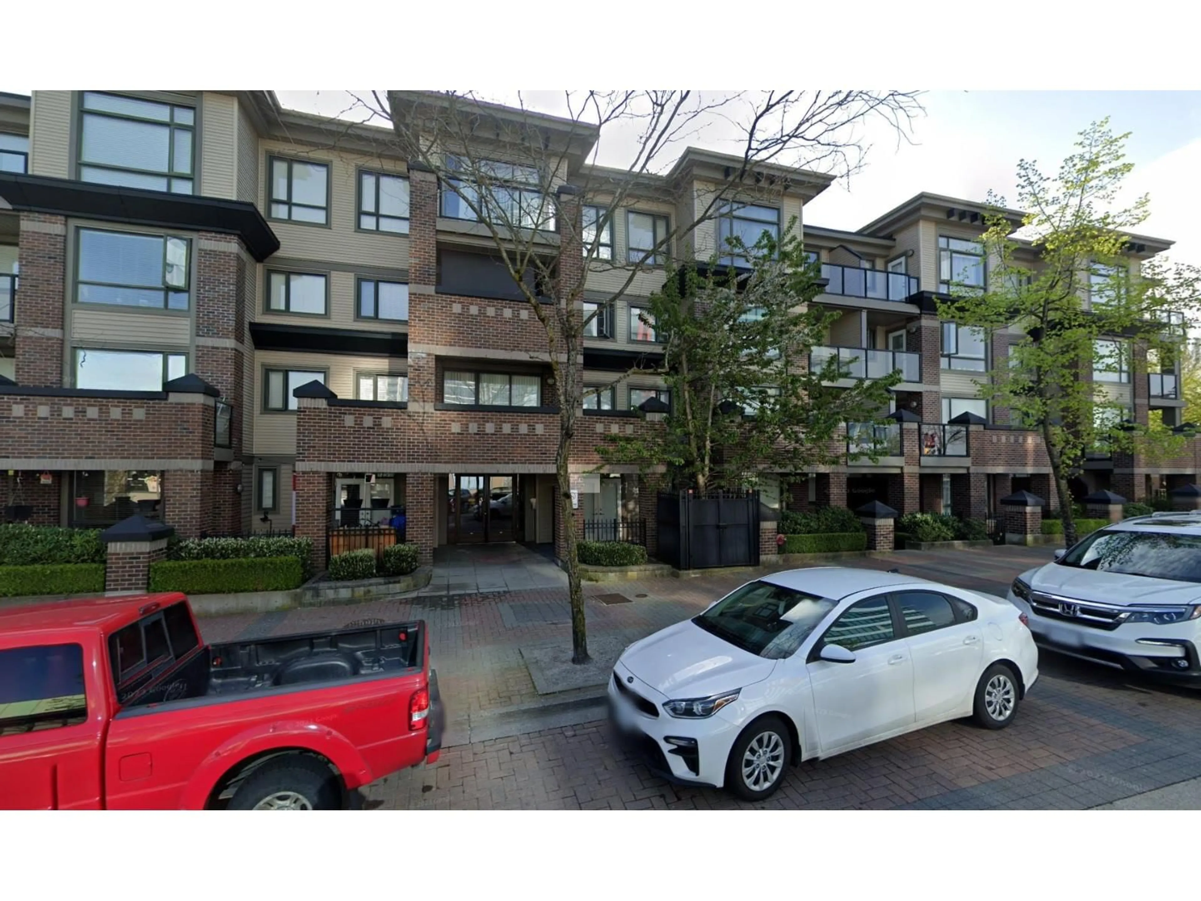 A pic from outside/outdoor area/front of a property/back of a property/a pic from drone, street for 401 - 10822 CITY, Surrey British Columbia V3T5X9