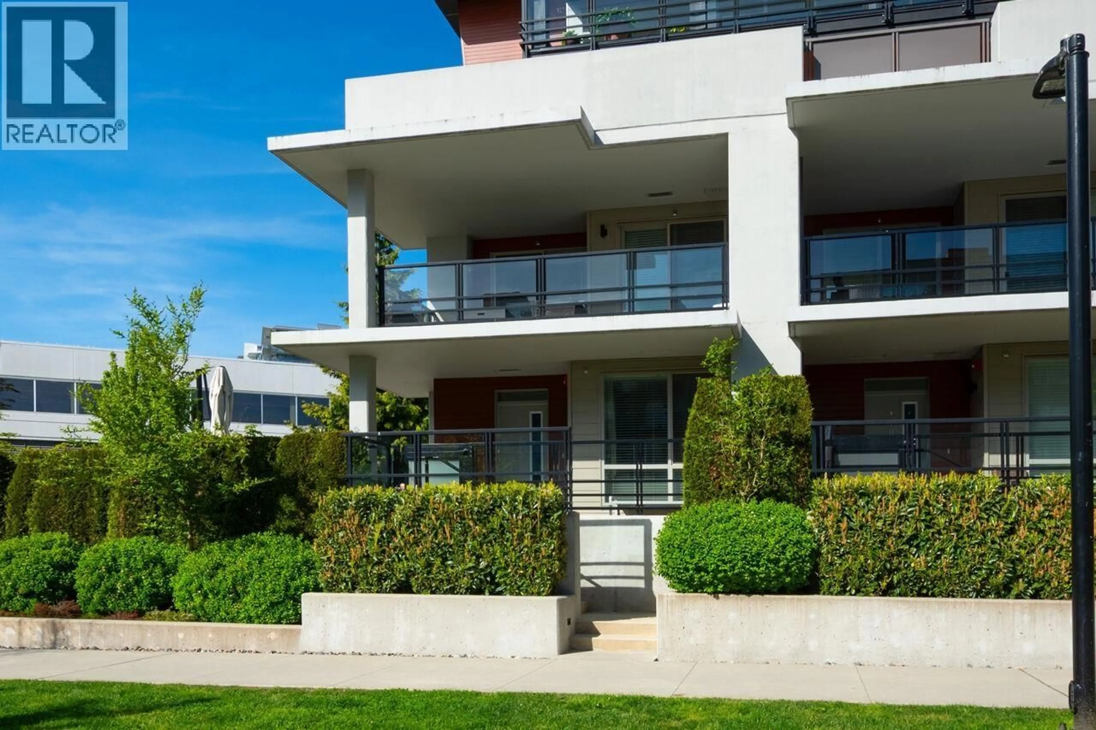 Patio, unknown for TH13 - 108 8TH STREET, North Vancouver British Columbia V7L0H1