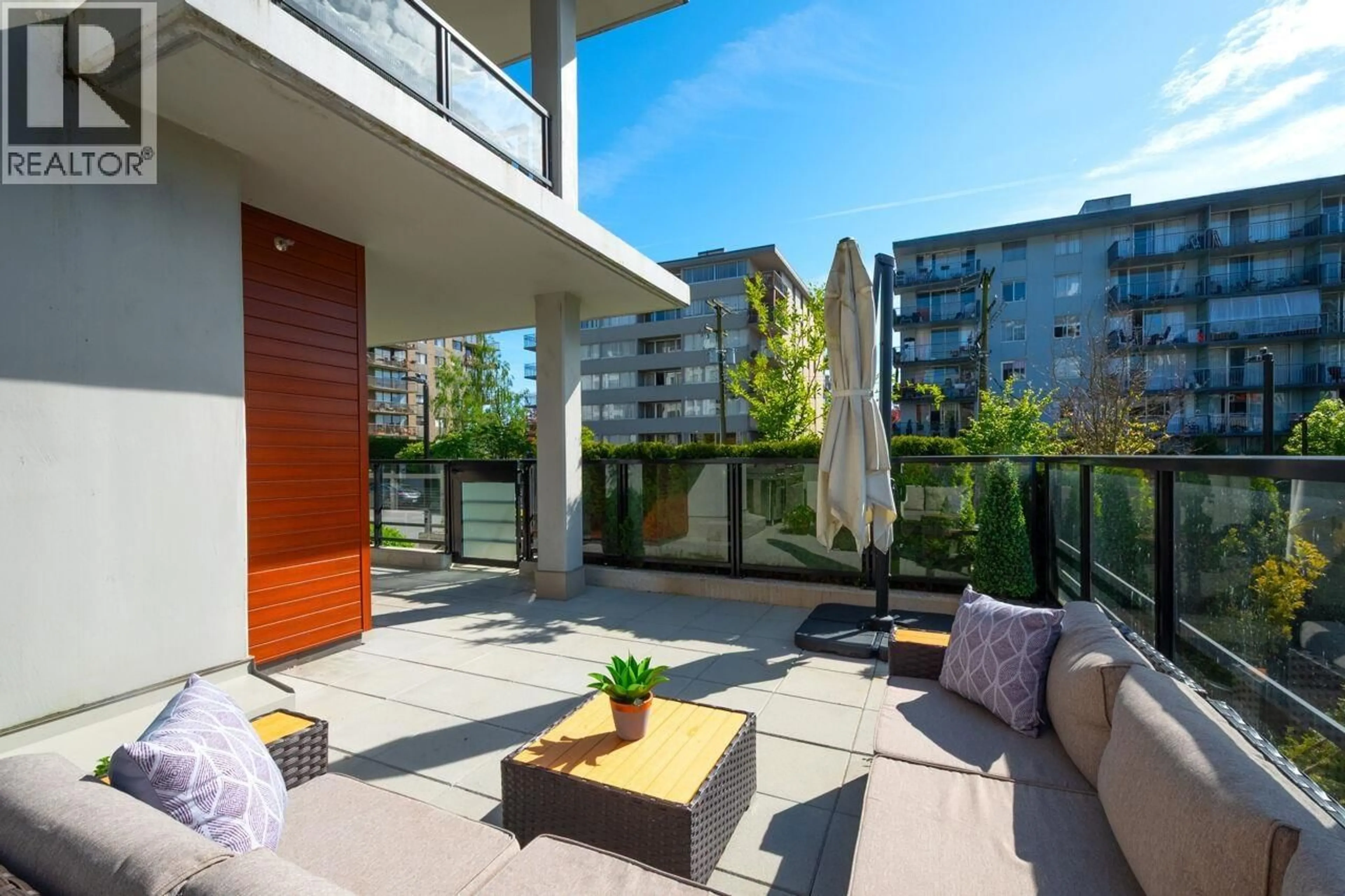 Patio, unknown for TH13 - 108 8TH STREET, North Vancouver British Columbia V7L0H1