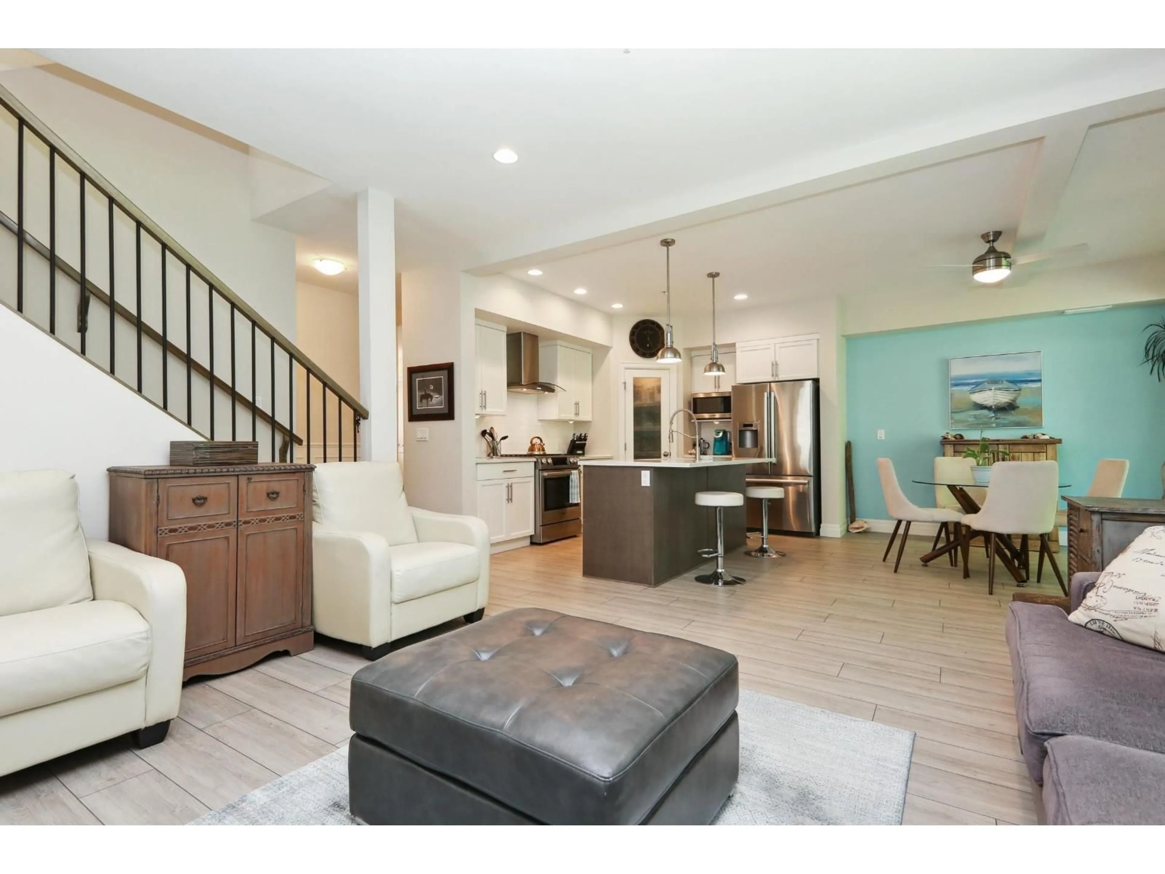 Open concept kitchen, unknown for B - 46981 RUSSELL ROAD, Chilliwack British Columbia V2R4V7