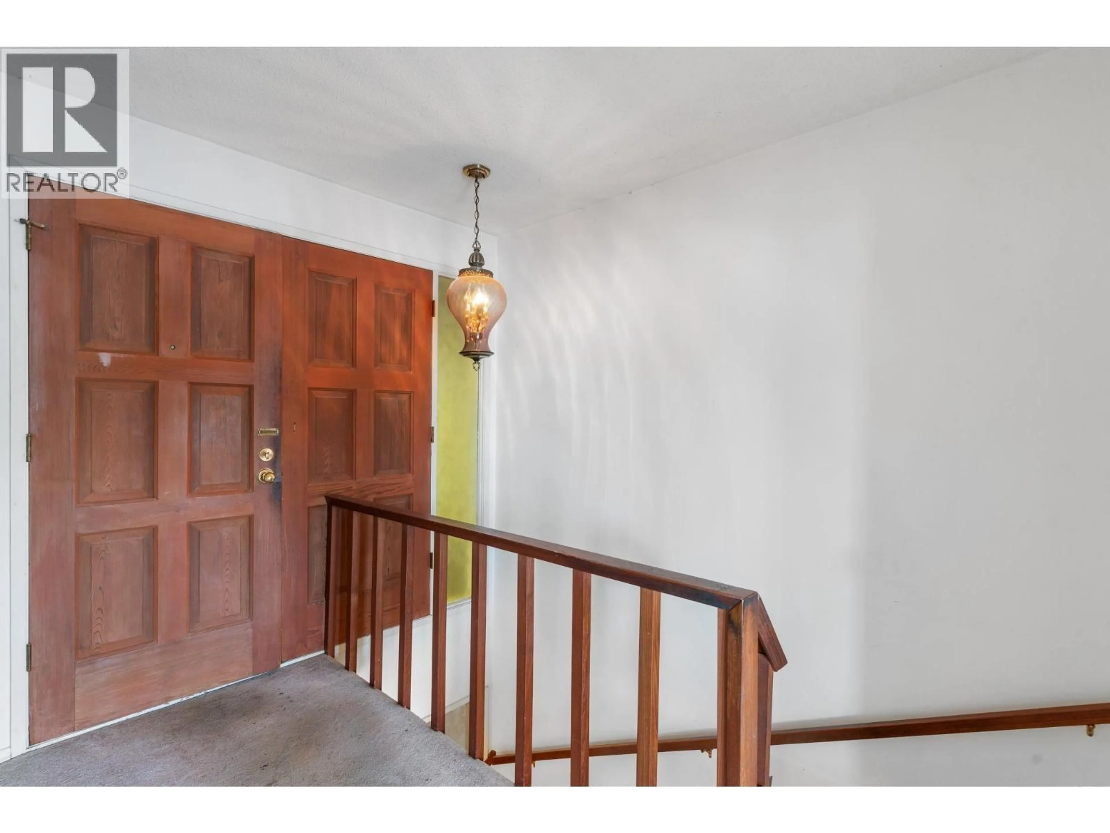 Indoor foyer for 1208 ALDERSIDE ROAD, Port Moody British Columbia V3H3A6