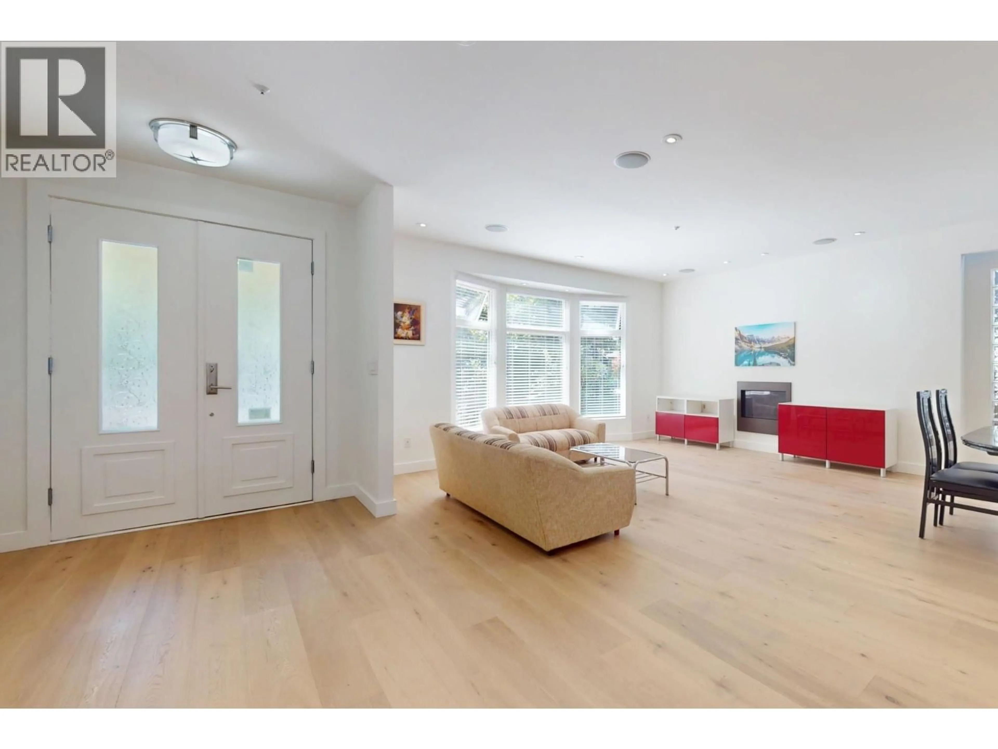 Unknown for 4447 15TH AVENUE, Vancouver British Columbia V6R3B1
