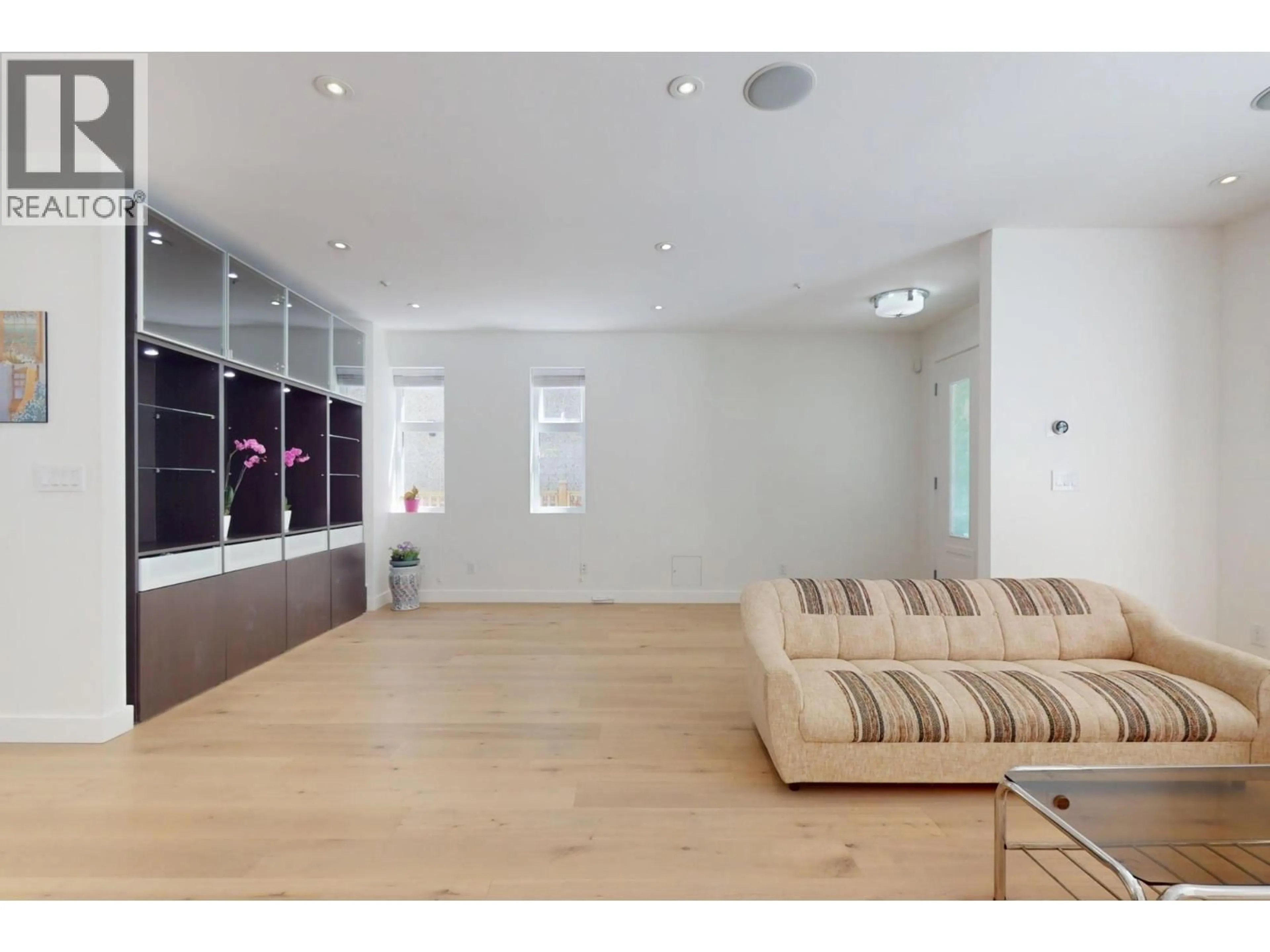 Unknown for 4447 15TH AVENUE, Vancouver British Columbia V6R3B1