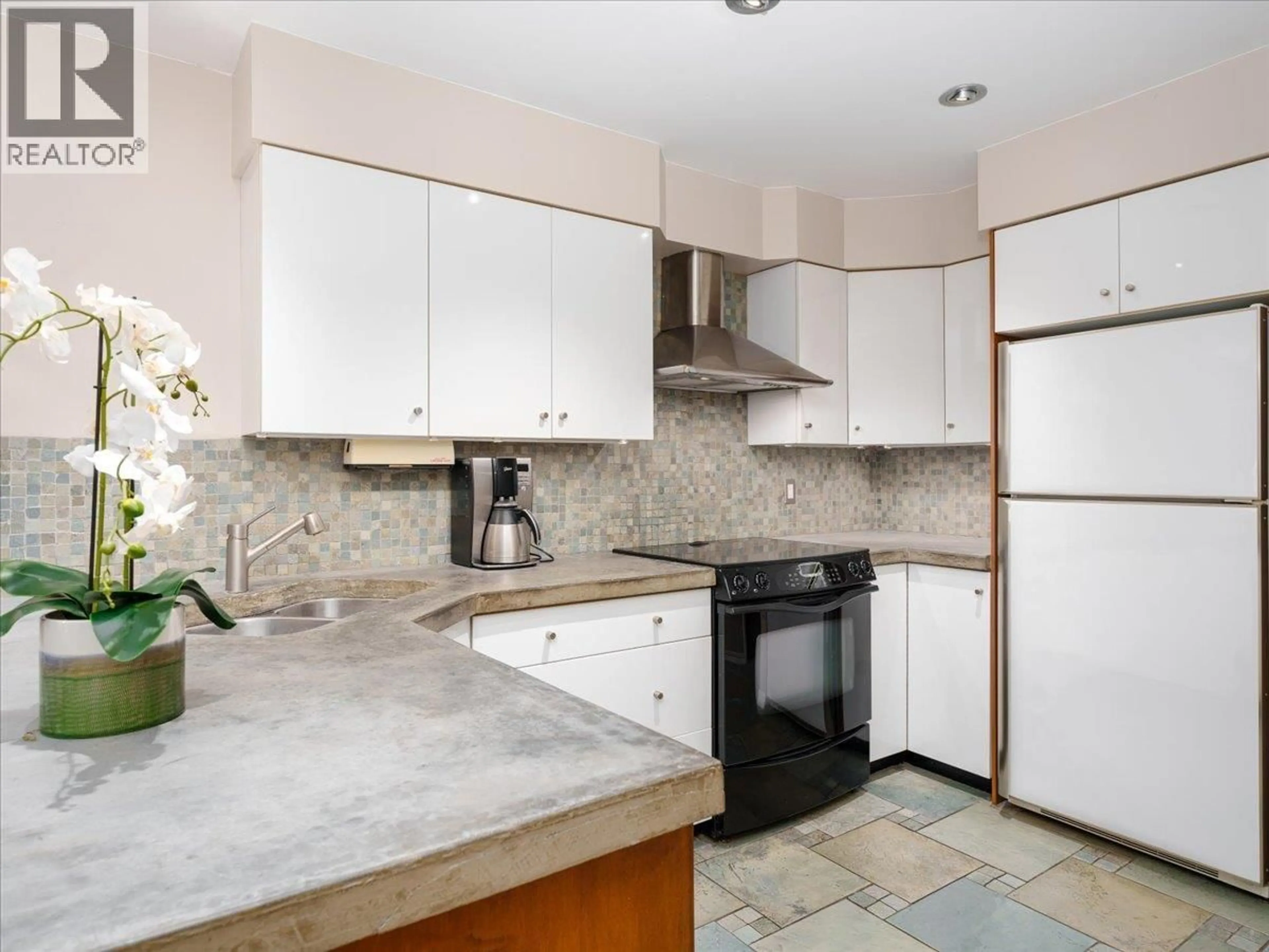 Standard kitchen, ceramic/tile floor for 304 - 1274 BARCLAY STREET, Vancouver British Columbia V6E1H3