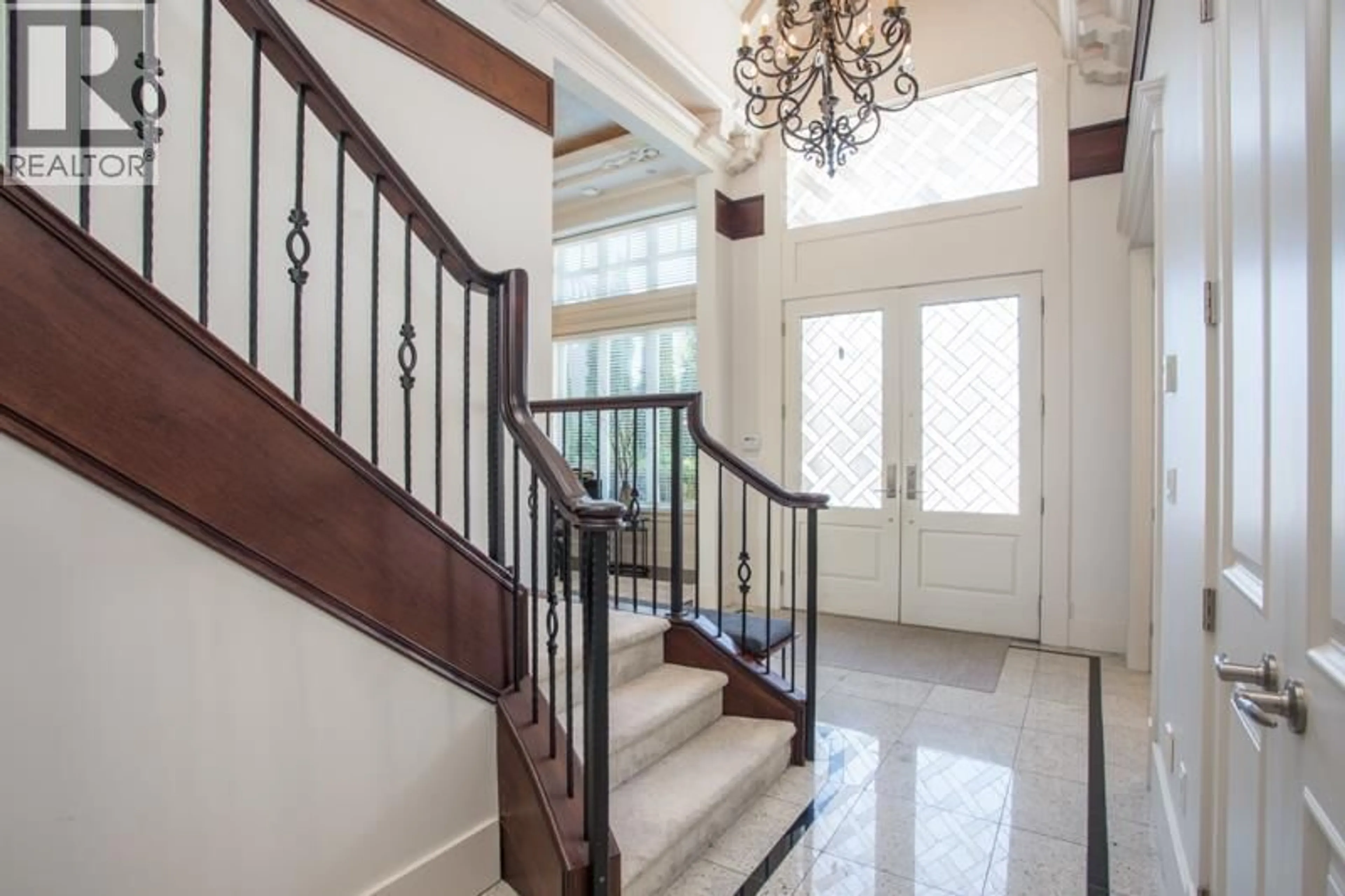 Indoor foyer for 7260 MONTANA ROAD, Richmond British Columbia V7C4K3