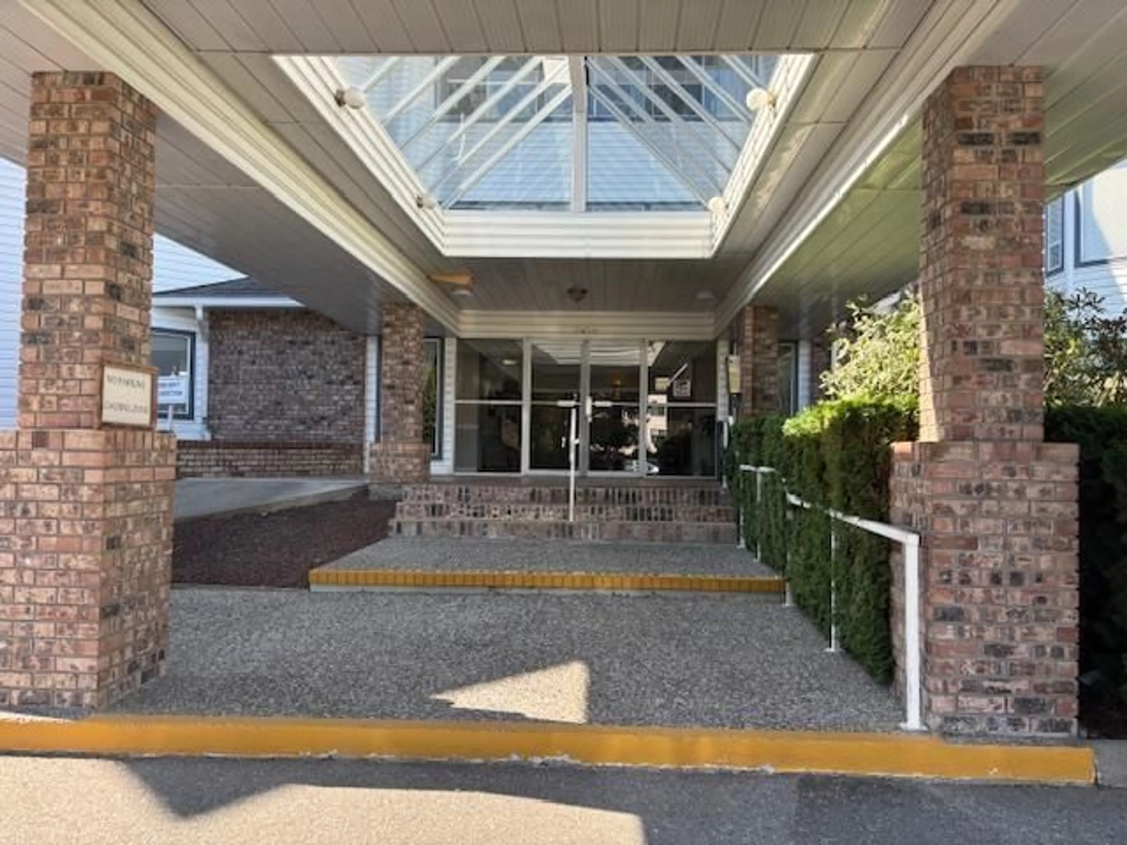 Indoor foyer for 108 - 2425 CHURCH, Abbotsford British Columbia V2T3J8
