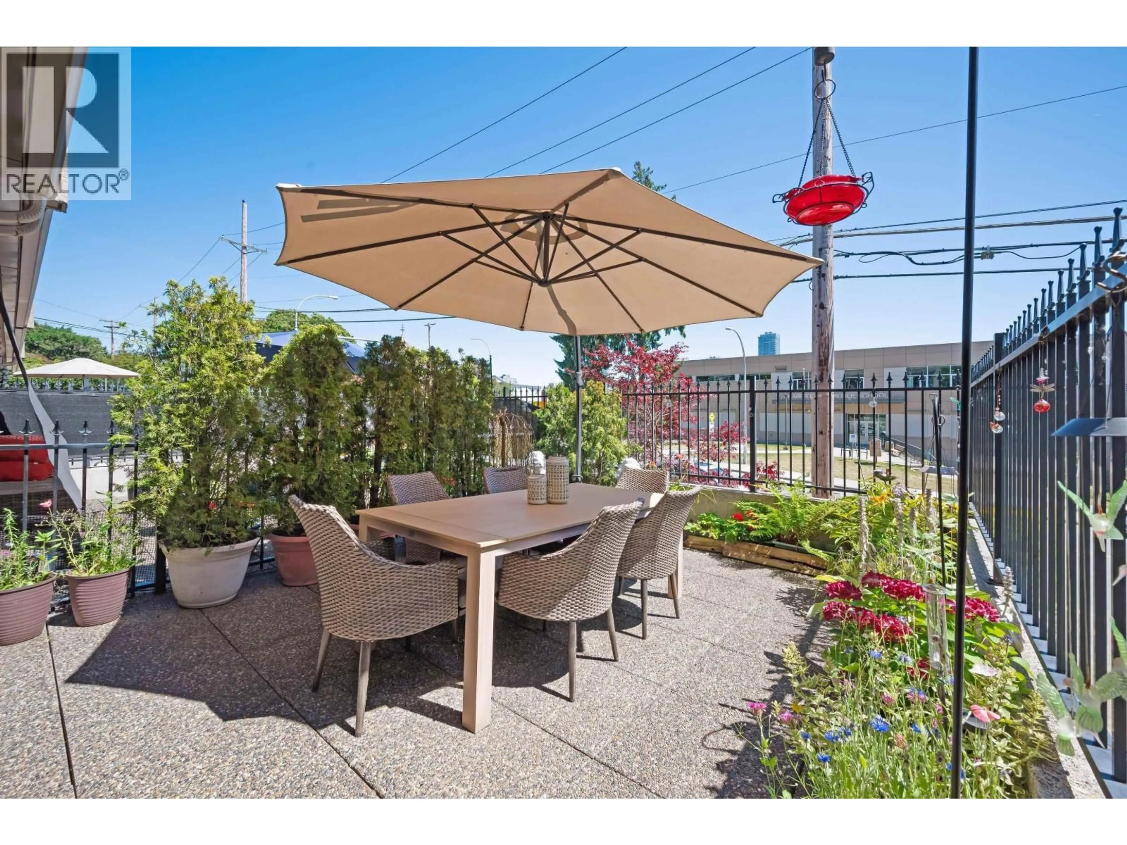 Patio, street for 102 - 803 QUEENS AVENUE, New Westminster British Columbia V3M1L8