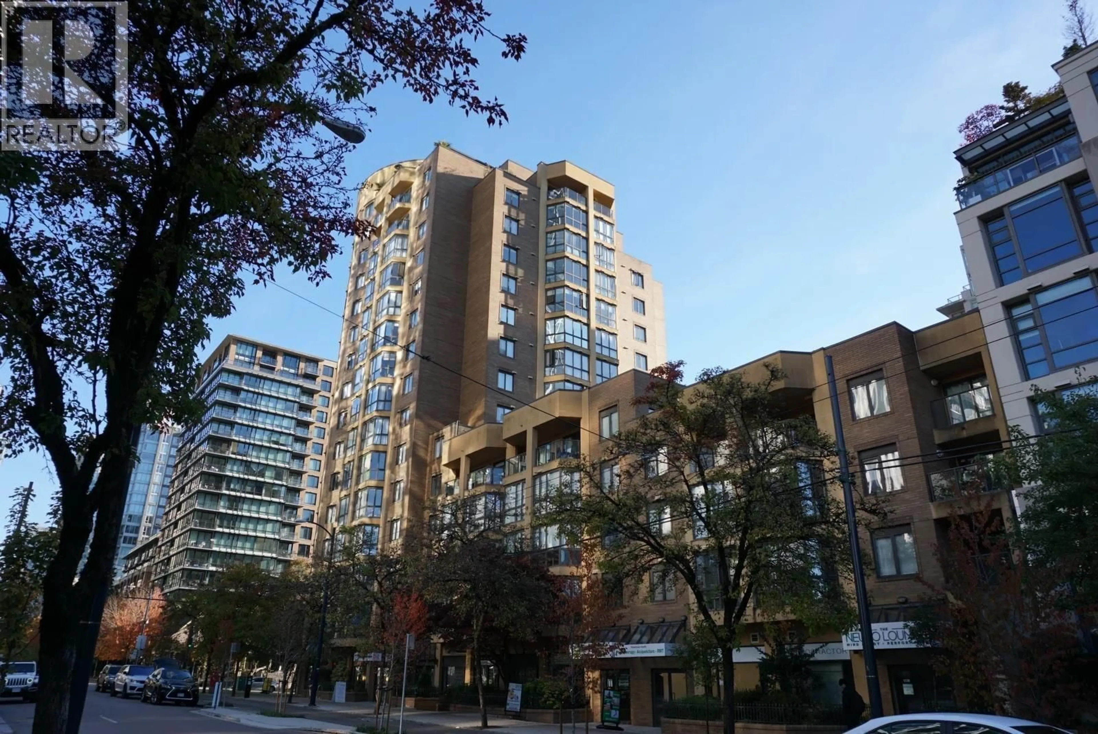 Patio, street for 1204 - 488 HELMCKEN STREET, Vancouver British Columbia V6B6E4