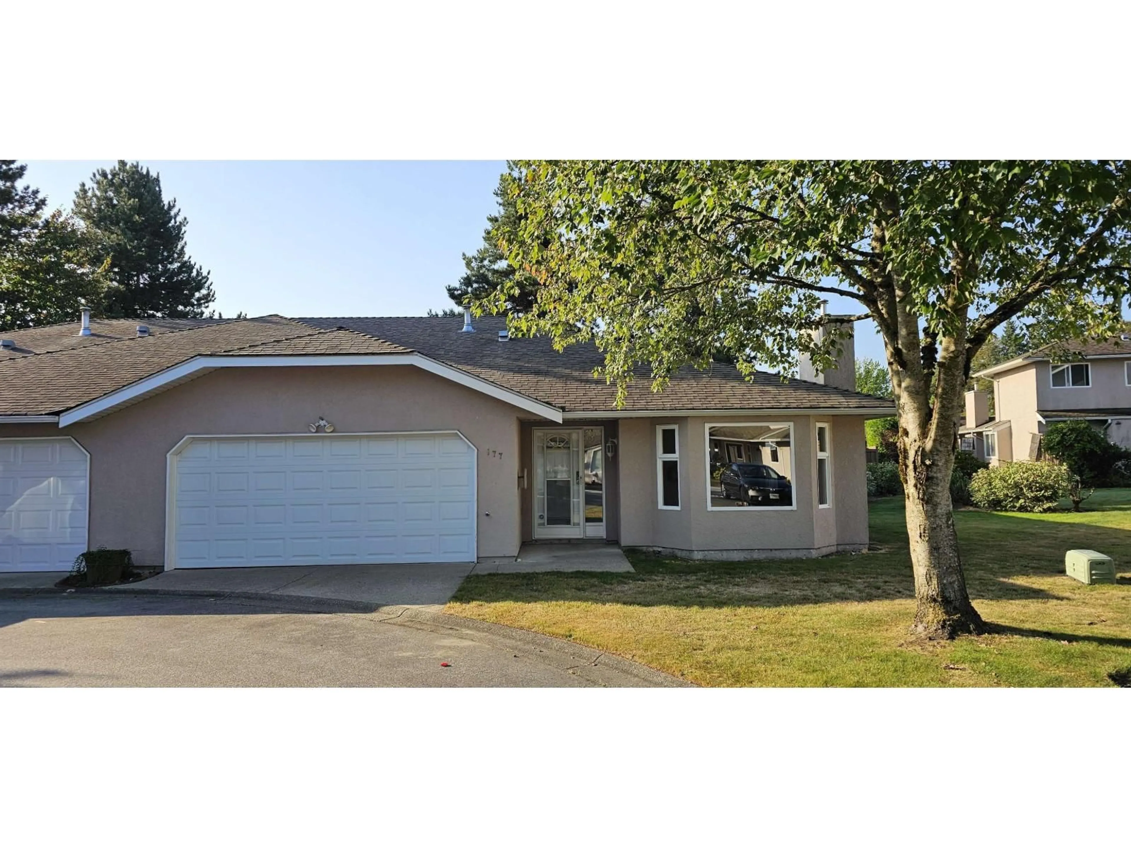 Home with vinyl exterior material, street for 177 - 15501 89A, Surrey British Columbia V3R0Z6