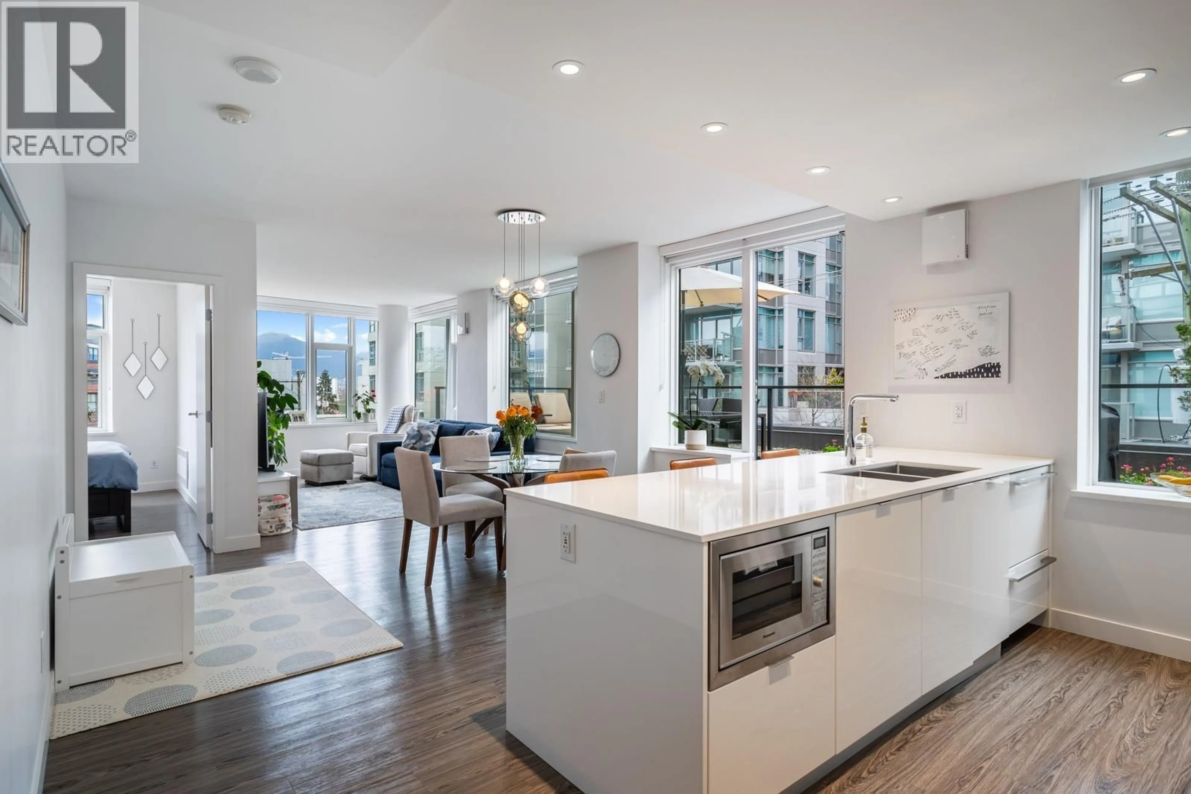 Open concept kitchen, unknown for 306 - 209 7TH AVENUE, Vancouver British Columbia V5T0H3