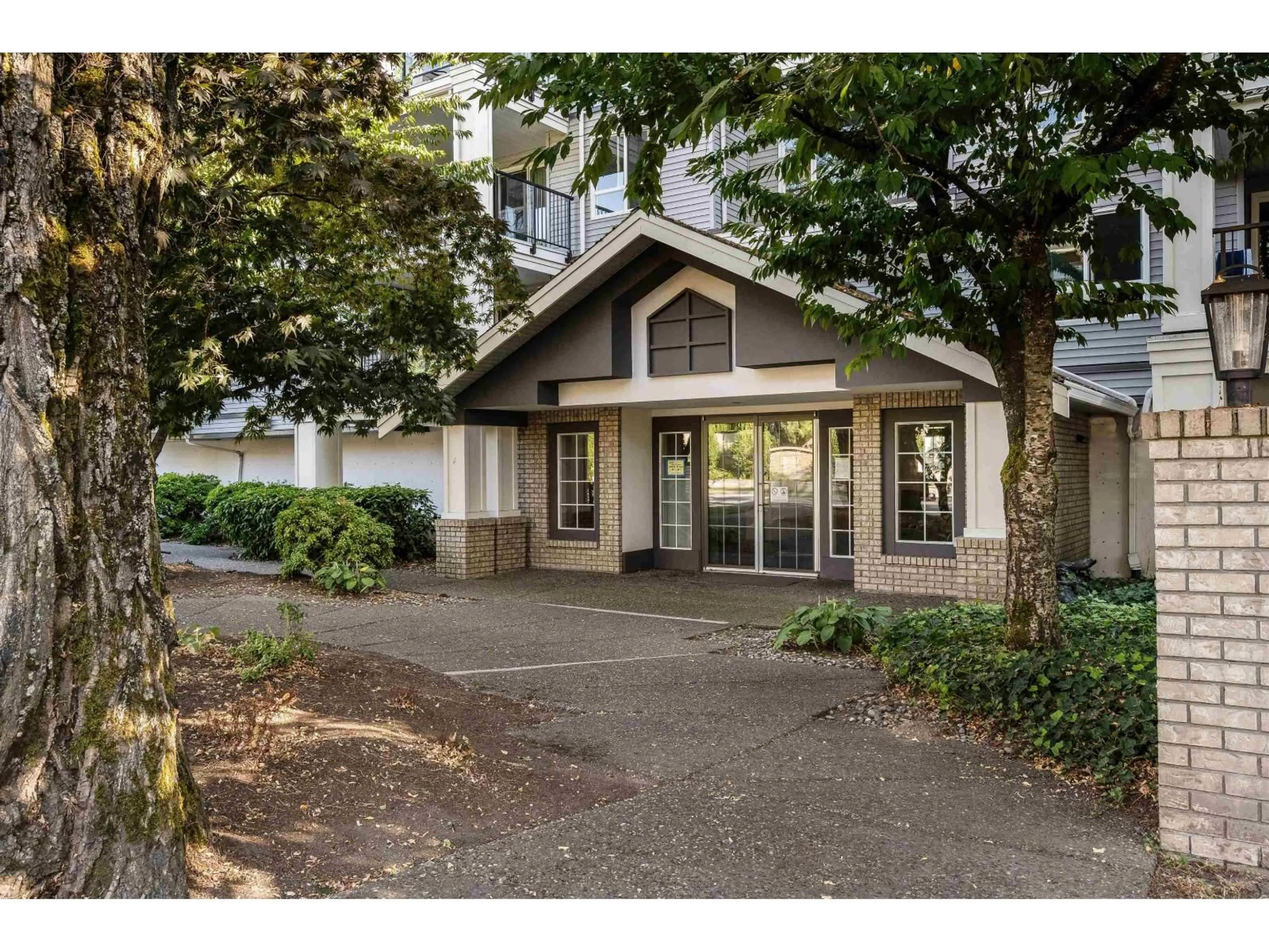 Indoor entryway for 210 - 20976 56, Langley British Columbia V3A7Z2