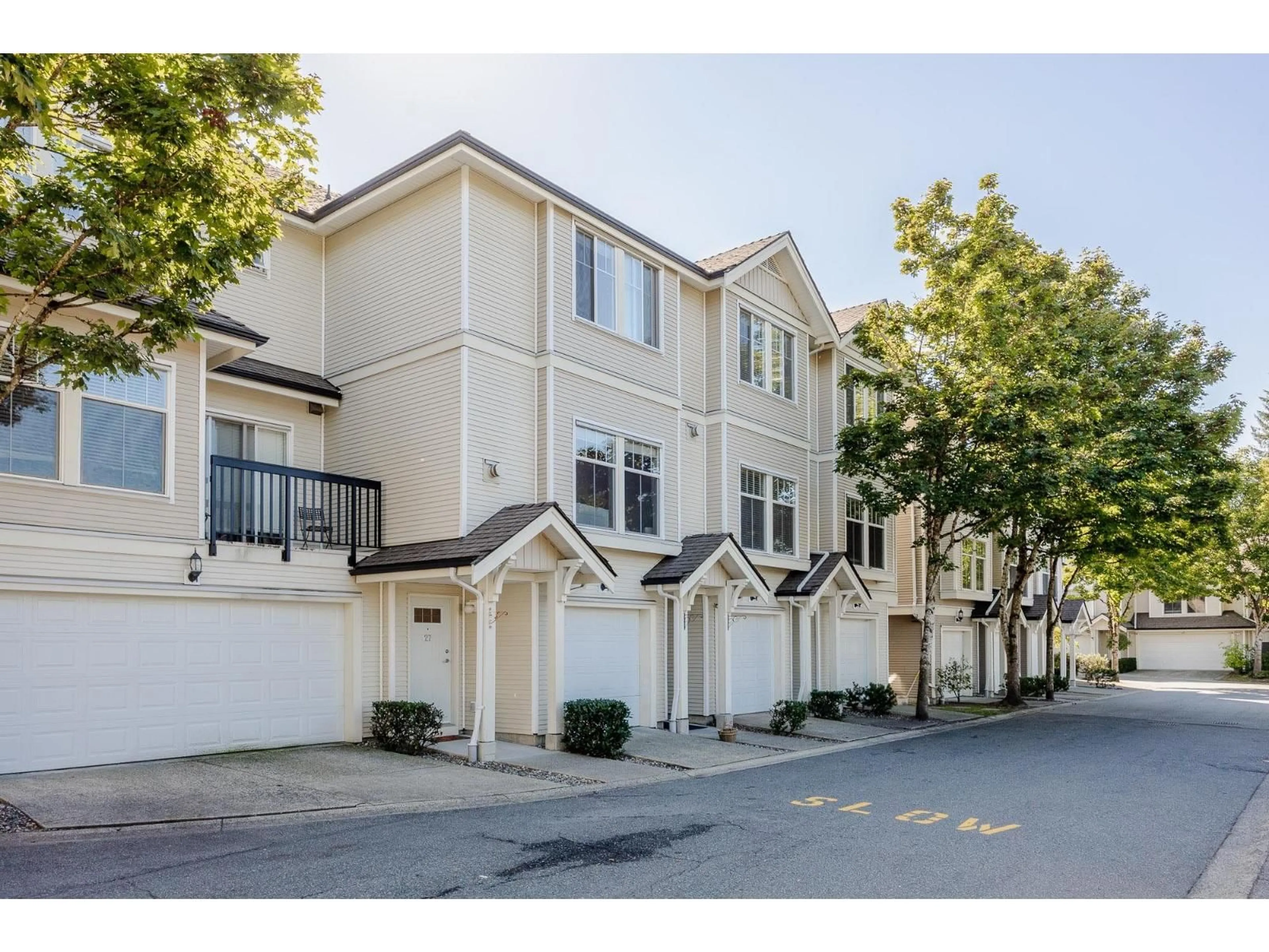 Unknown for 27 - 21535 88, Langley British Columbia V1M4E5