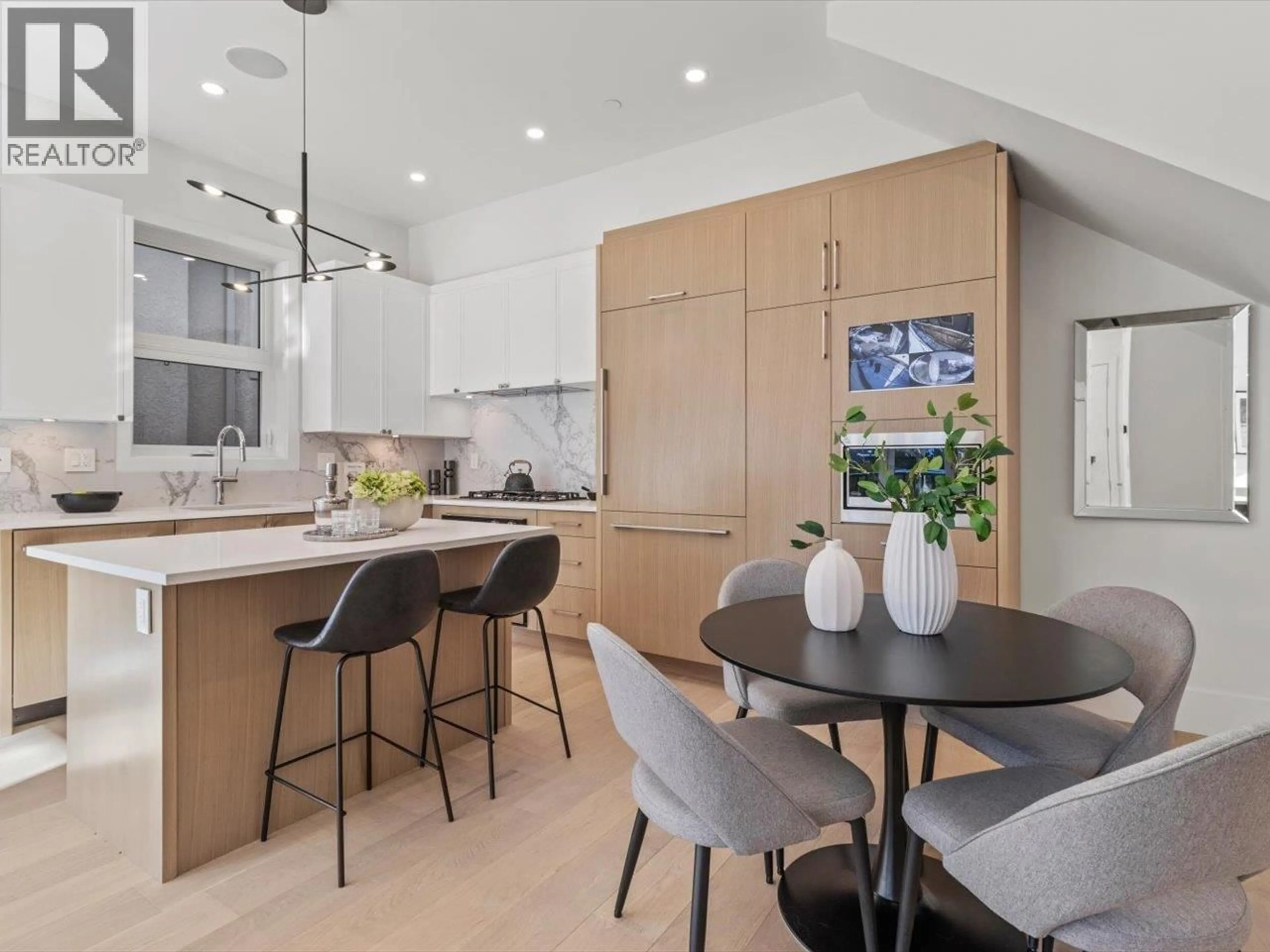 Open concept kitchen, ceramic/tile floor for 4687 15TH AVENUE, Vancouver British Columbia V6R3B5